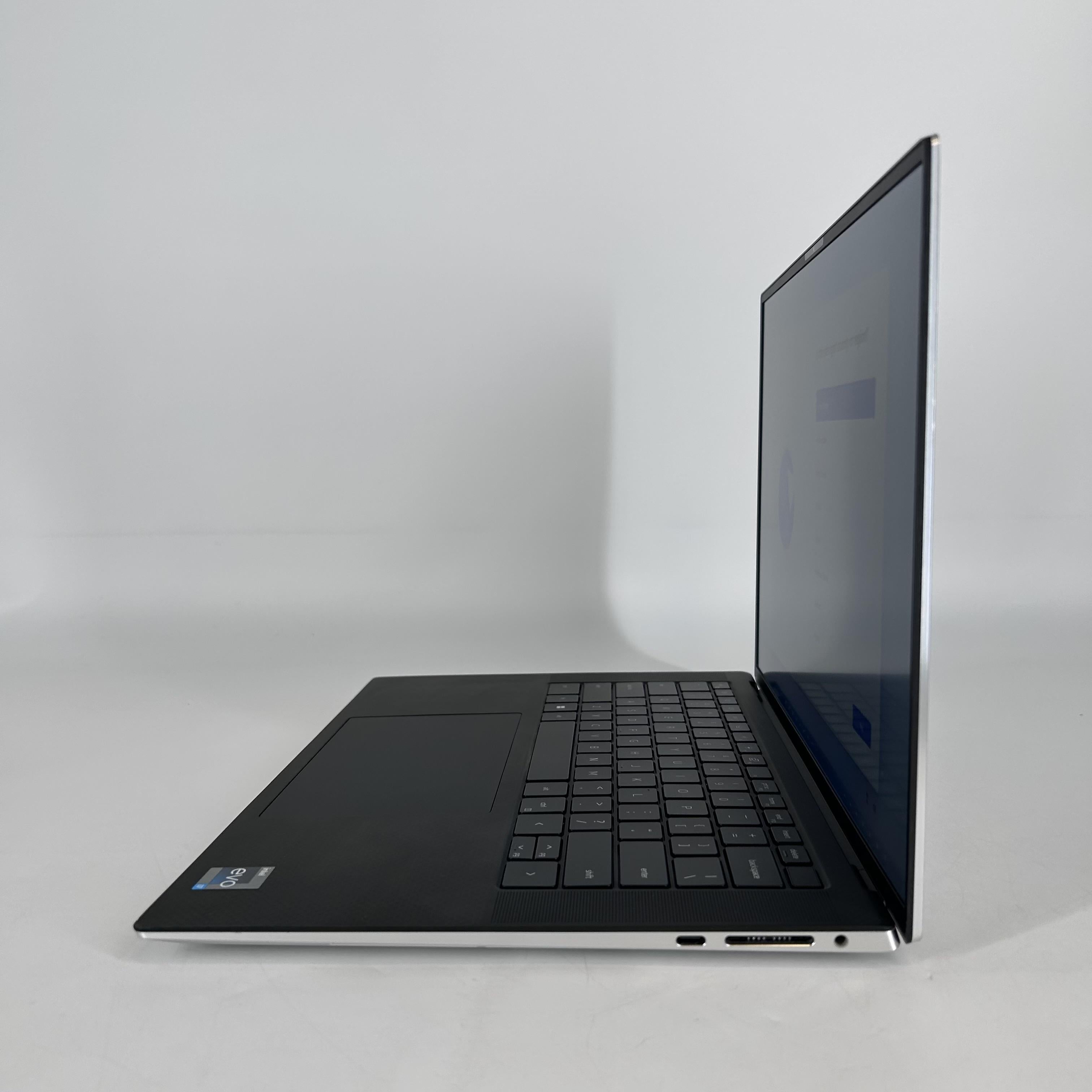 Dell XPS 15 9530 Silver 2.4 GHz Intel Core i7 13th Gen. 32GB RAM 2TB Solid State Drive 512GB Solid State Drive NVIDIA GeForce RTX 4060 8 GB