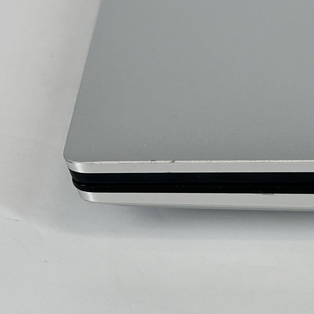 Dell XPS 15 9530 Silver 2.4 GHz Intel Core i7 13th Gen. 32GB RAM 2TB Solid State Drive 512GB Solid State Drive NVIDIA GeForce RTX 4060 8 GB