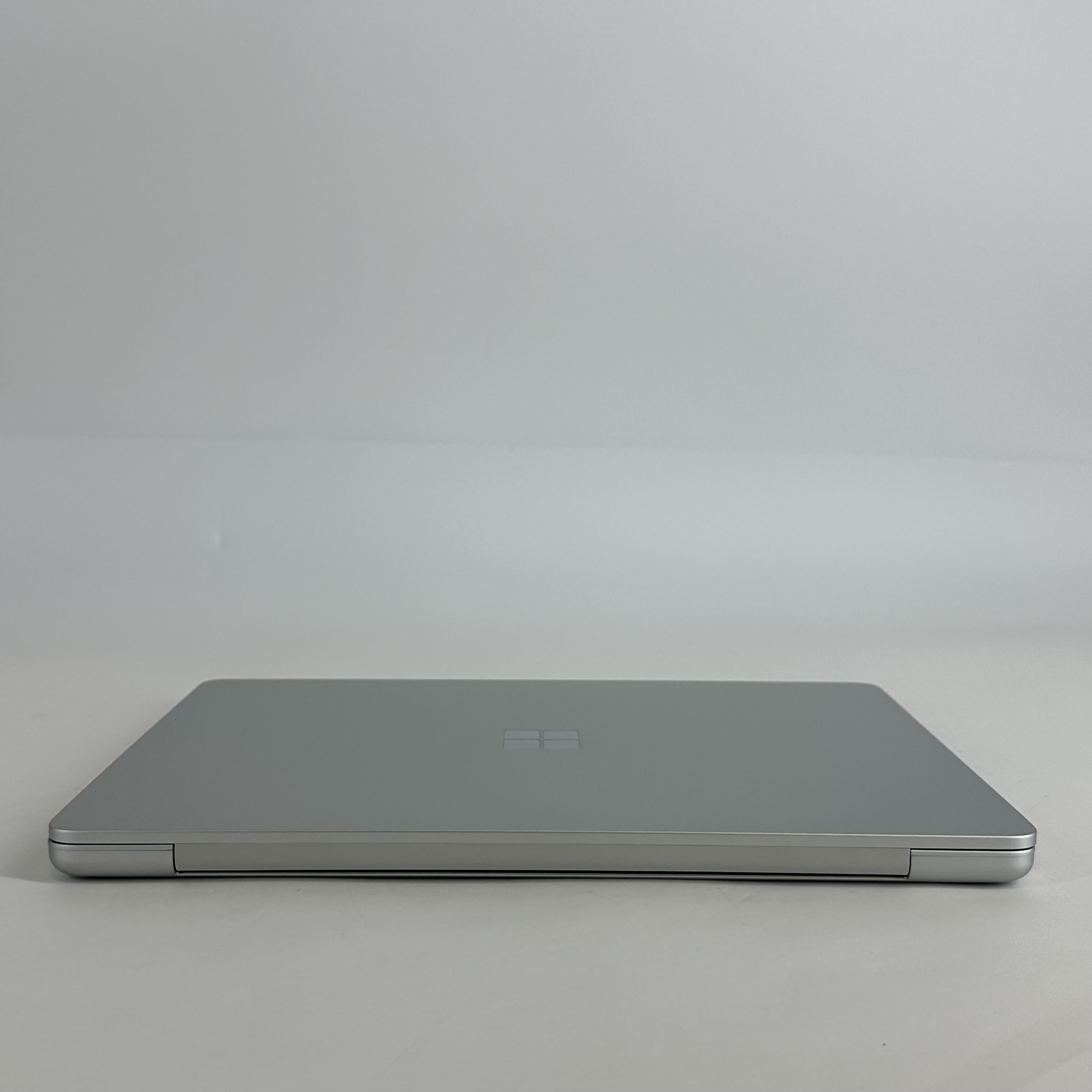 Microsoft Surface Laptop 13 Silver 3.3 GHz Qualcomm Snapdragon X Plus 16GB RAM 256GB UniversalFlashStorage