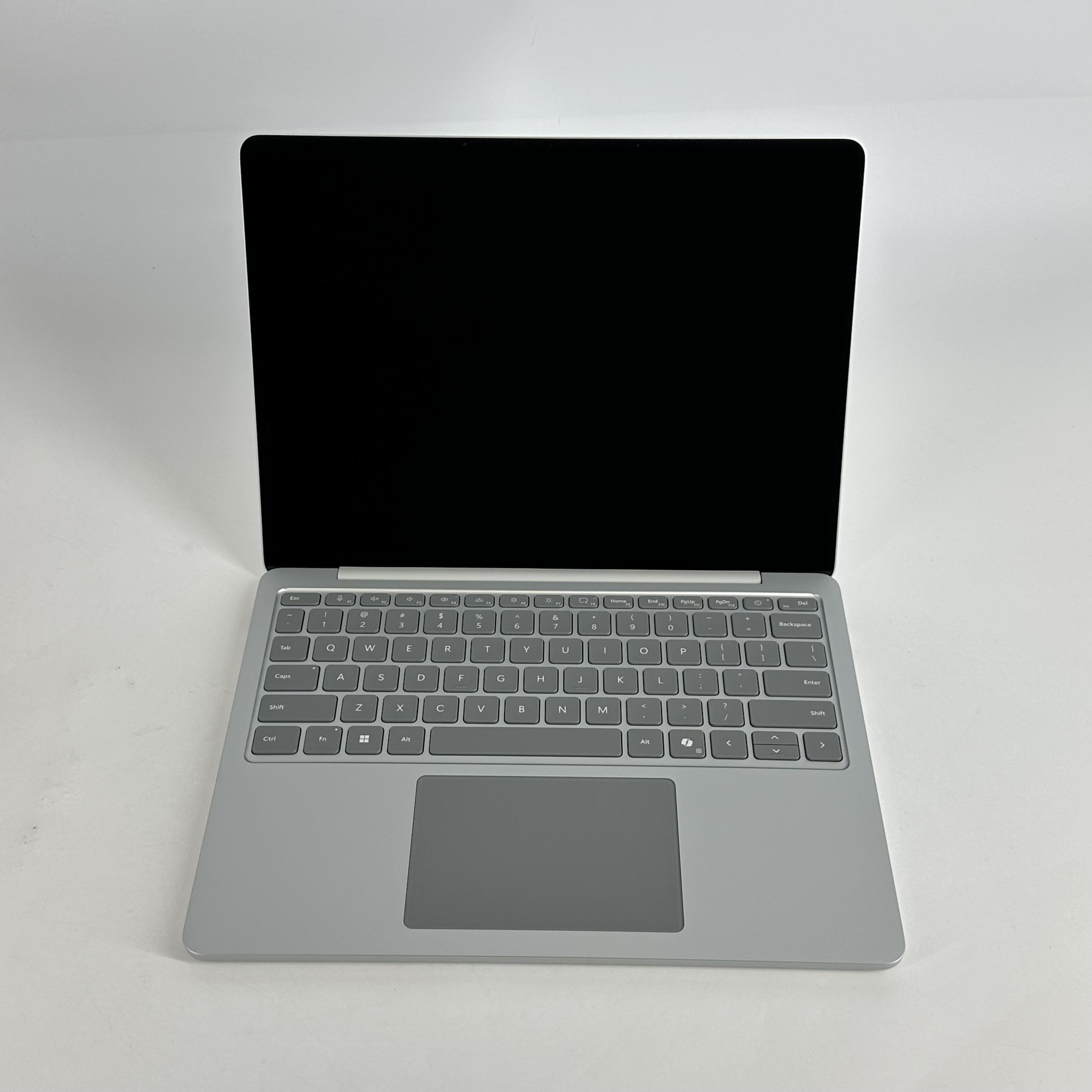Microsoft Surface Laptop 13 Silver 3.3 GHz Qualcomm Snapdragon X Plus 16GB RAM 256GB UniversalFlashStorage
