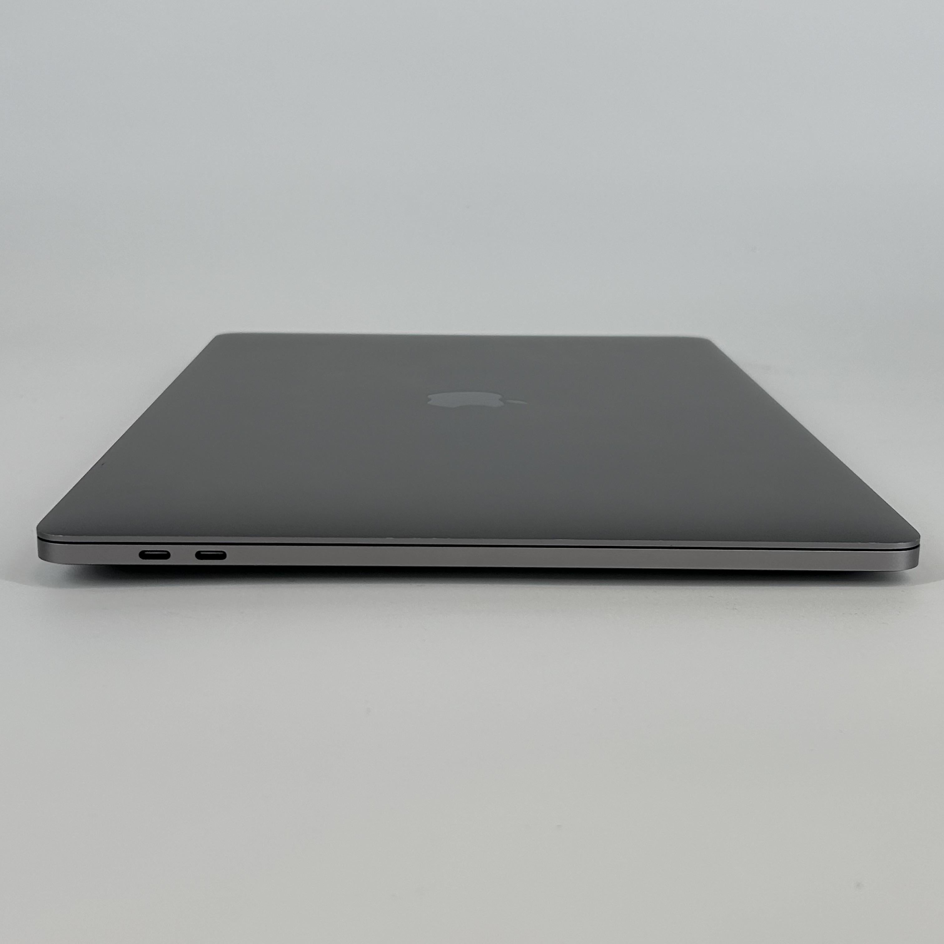 Apple MacBook Pro 15 Touch Bar 2017 Space Gray 3.1 GHz Intel Core i7 7th Gen. 16GB RAM 512GB Solid State Drive AMD Radeon 560 4 GB
