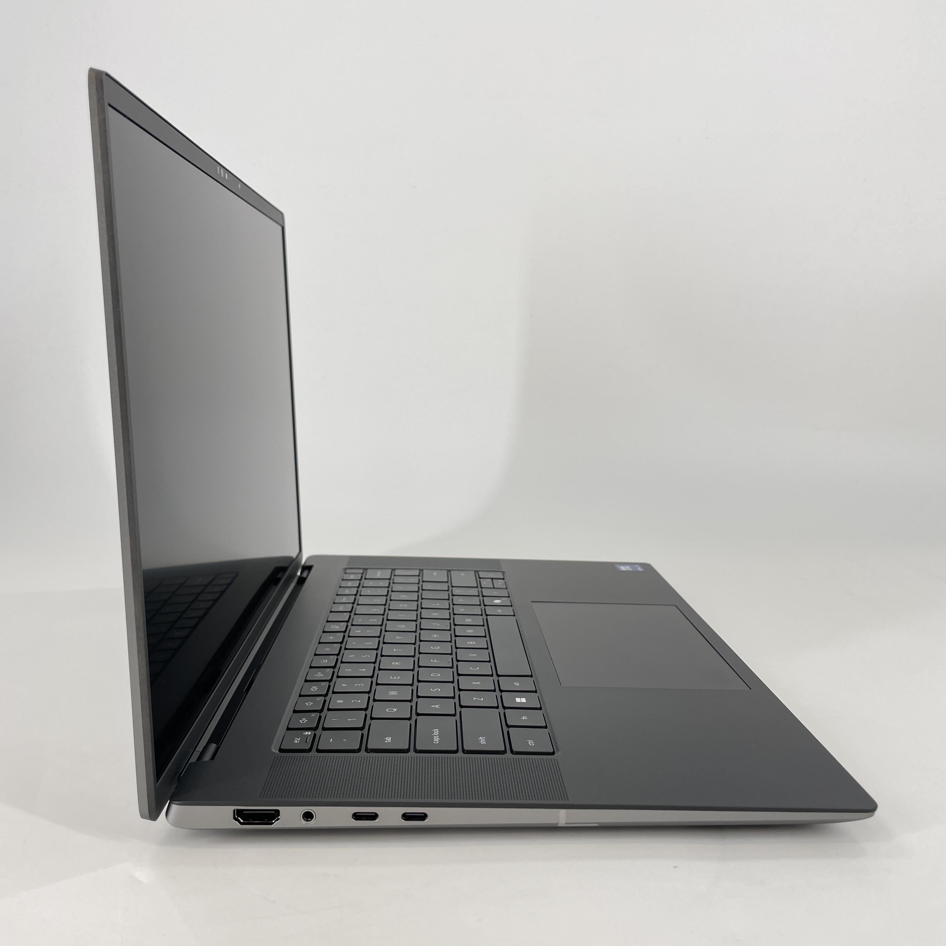 Dell Precision 5690 16 Gray 2.5 GHz Intel Core Ultra 9 64GB RAM 2TB Solid State Drive NVIDIA RTX 5000 Ada 16 GB