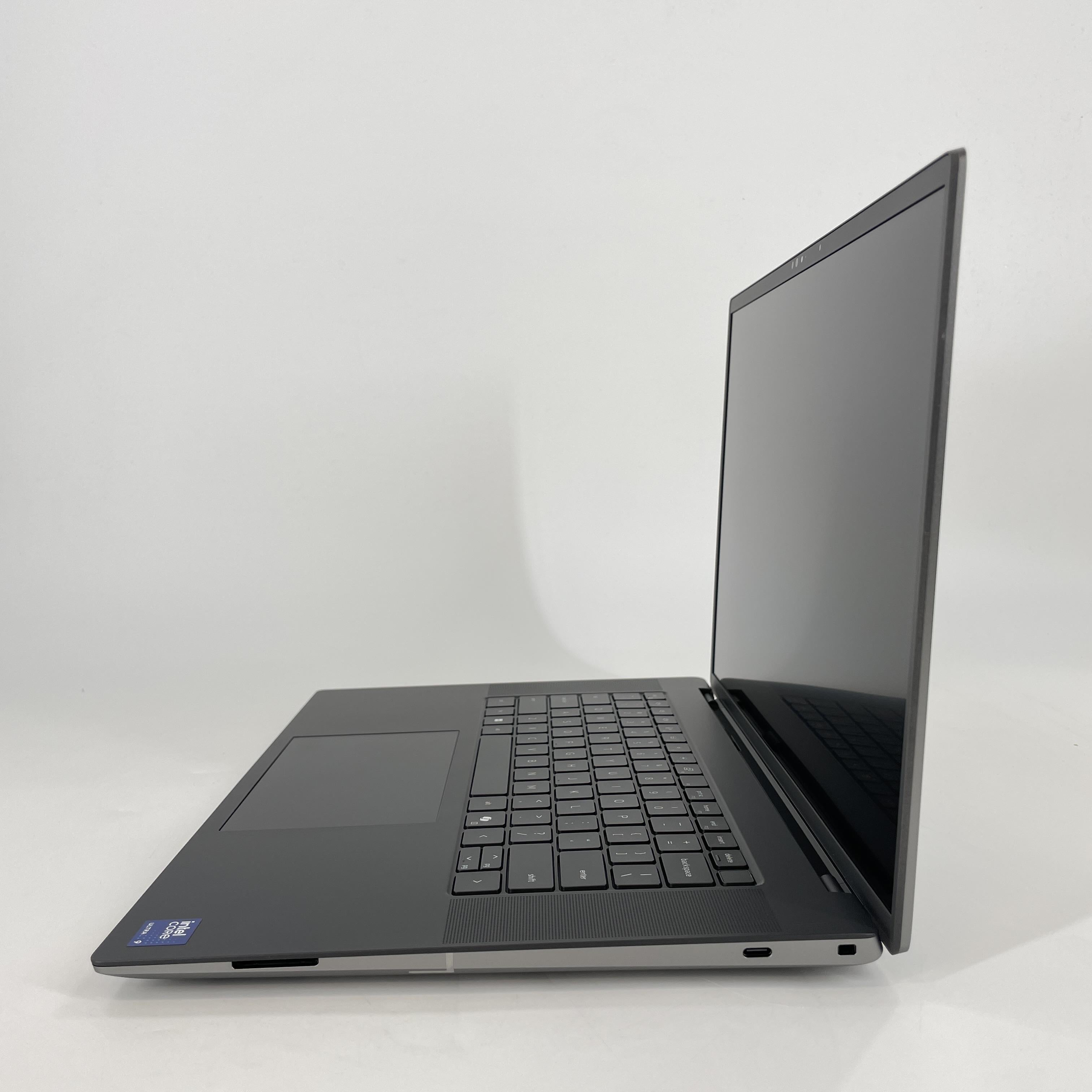 Dell Precision 5690 16 Gray 2.5 GHz Intel Core Ultra 9 64GB RAM 2TB Solid State Drive NVIDIA RTX 5000 Ada 16 GB