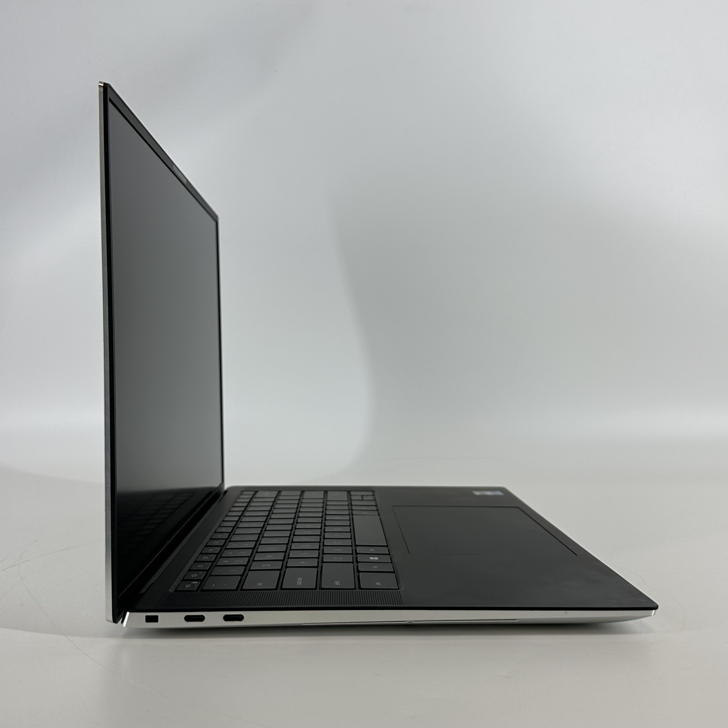 Dell XPS 15 9530 Silver 2.4 GHz Intel Core i7 13th Gen. 16GB RAM 512GB Solid State Drive Intel Arc A370M 4 GB