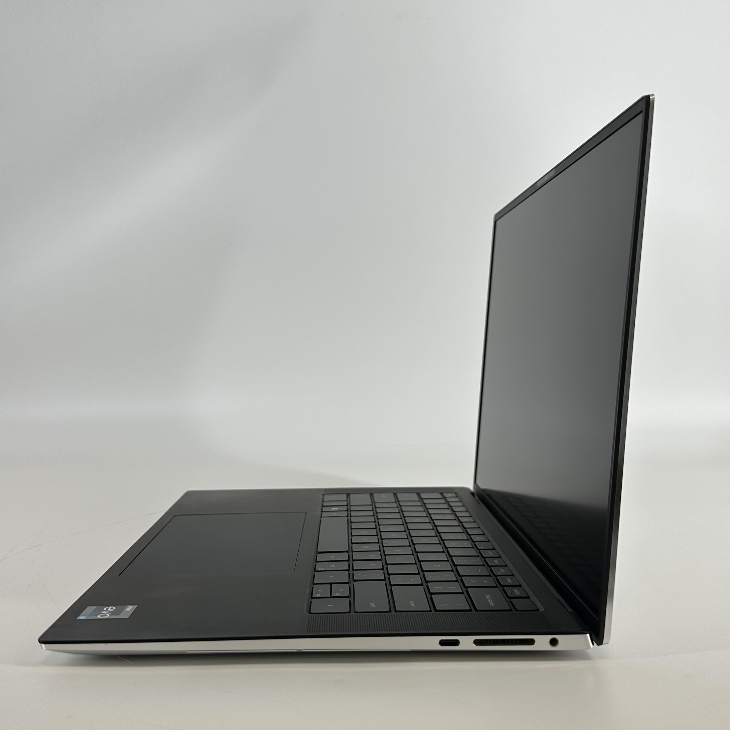 Dell XPS 15 9530 Silver 2.4 GHz Intel Core i7 13th Gen. 16GB RAM 512GB Solid State Drive Intel Arc A370M 4 GB