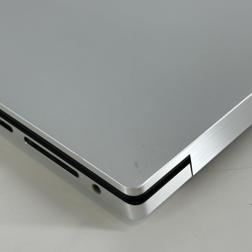 Dell XPS 15 9530 Silver 2.4 GHz Intel Core i7 13th Gen. 16GB RAM 512GB Solid State Drive Intel Arc A370M 4 GB