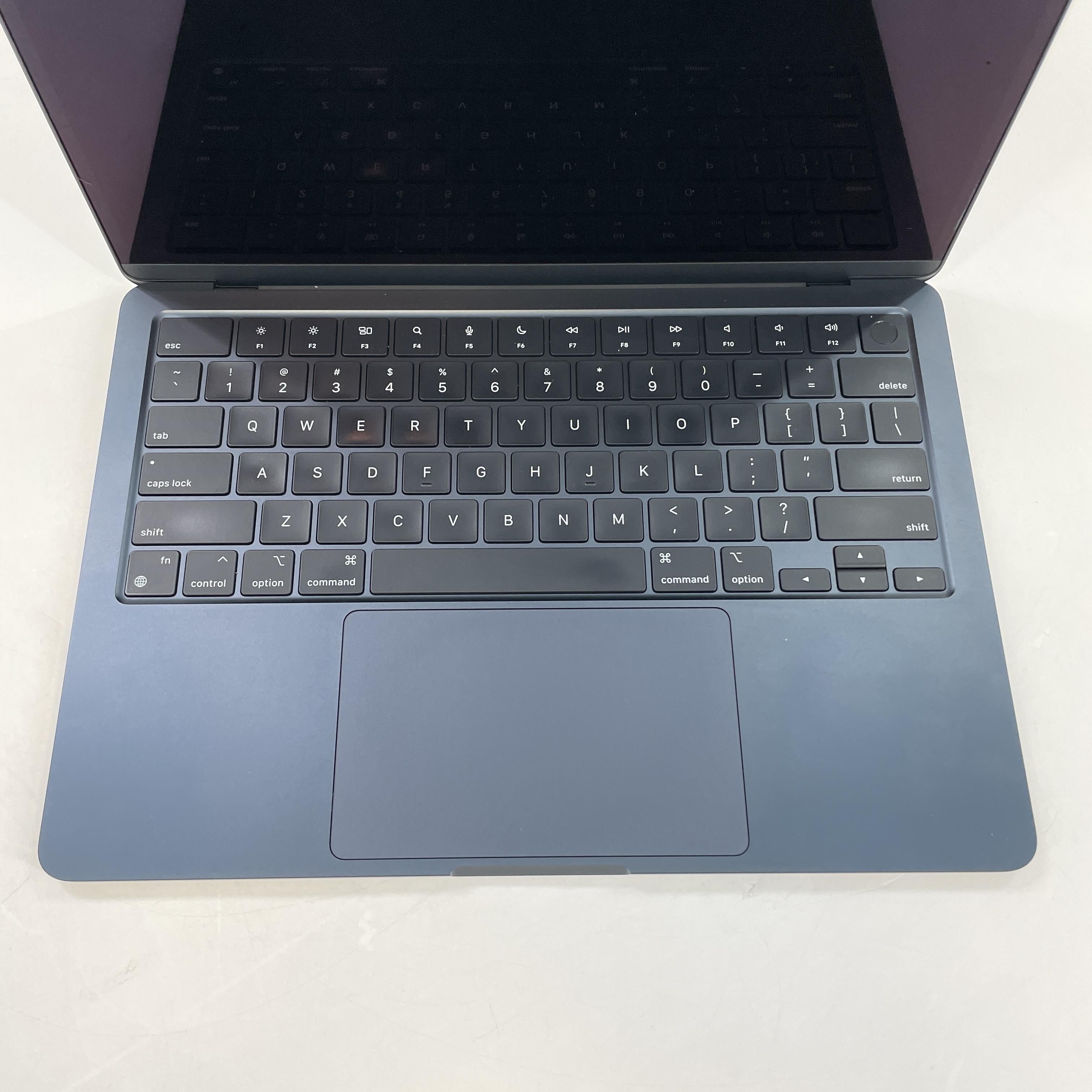 MacBook Air 13 2022 Blue 3.49 GHz M2 8-Core CPU 8GB Unified Memory 256GB Solid State Drive 8-Core GPU