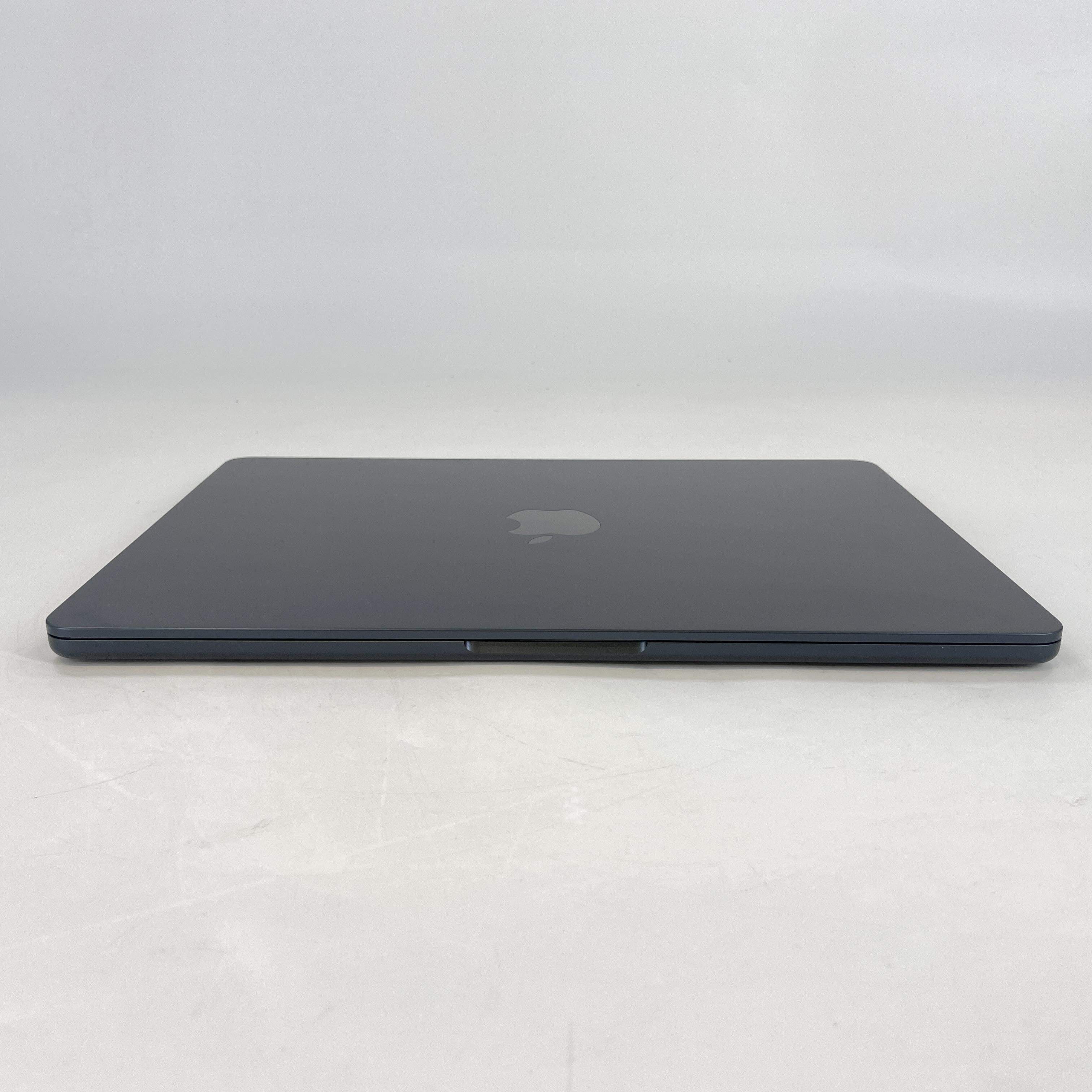 MacBook Air 13 2022 Blue 3.49 GHz M2 8-Core CPU 8GB Unified Memory 256GB Solid State Drive 8-Core GPU