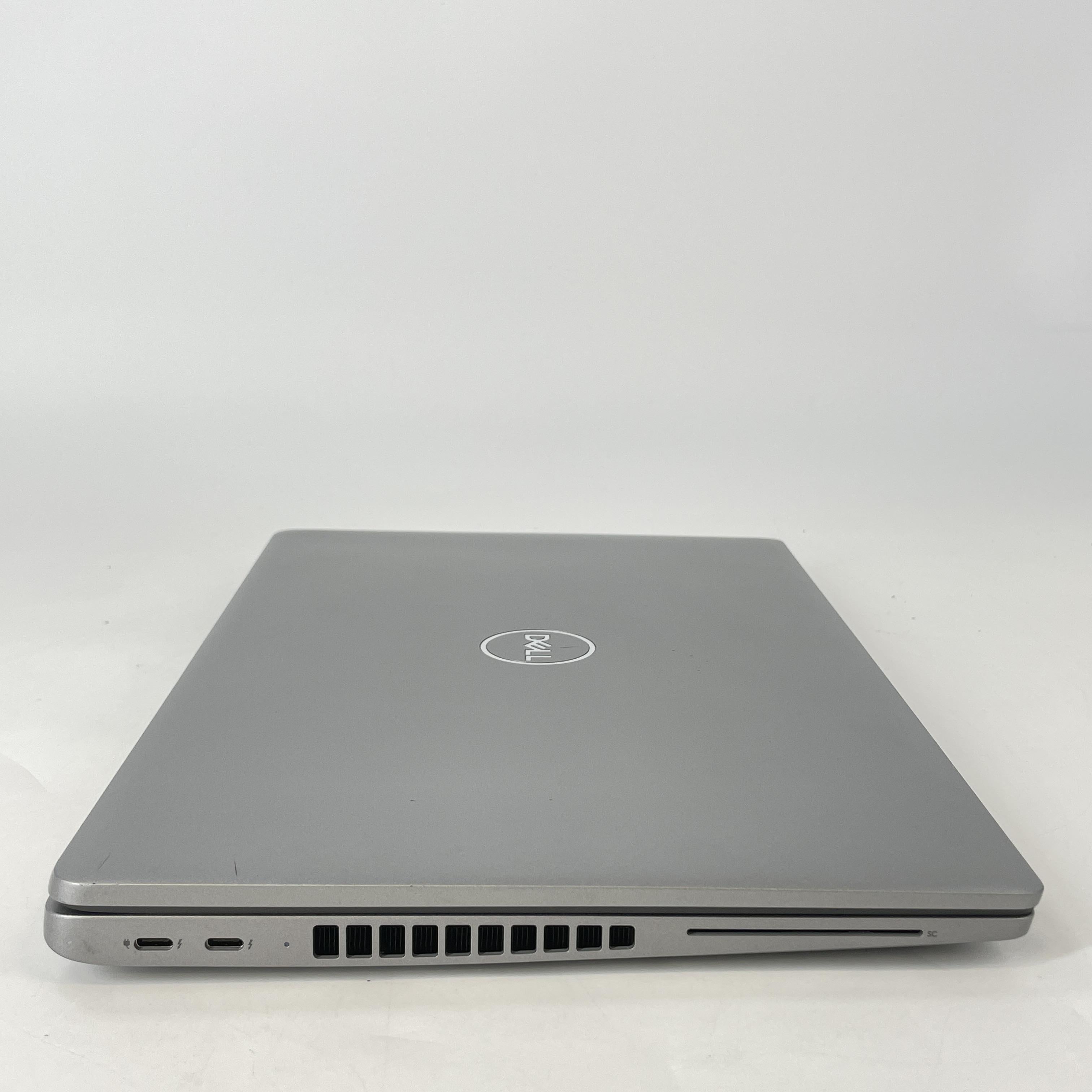 Dell Latitude 5540 15.6 Gray 1.7 GHz Intel Core i7 13th Gen. 16GB RAM 512GB Solid State Drive
