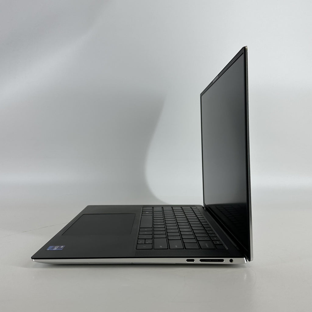 Dell XPS 15 9520 Silver 2.5 GHz Intel Core i9 12th Gen. 32GB RAM 1TB Solid State Drive NVIDIA GeForce RTX 3050 Ti 4 GB