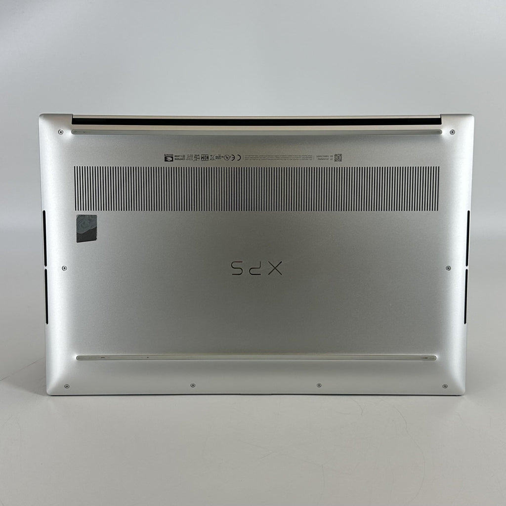 Dell XPS 15 9520 Silver 2.5 GHz Intel Core i9 12th Gen. 32GB RAM 1TB Solid State Drive NVIDIA GeForce RTX 3050 Ti 4 GB