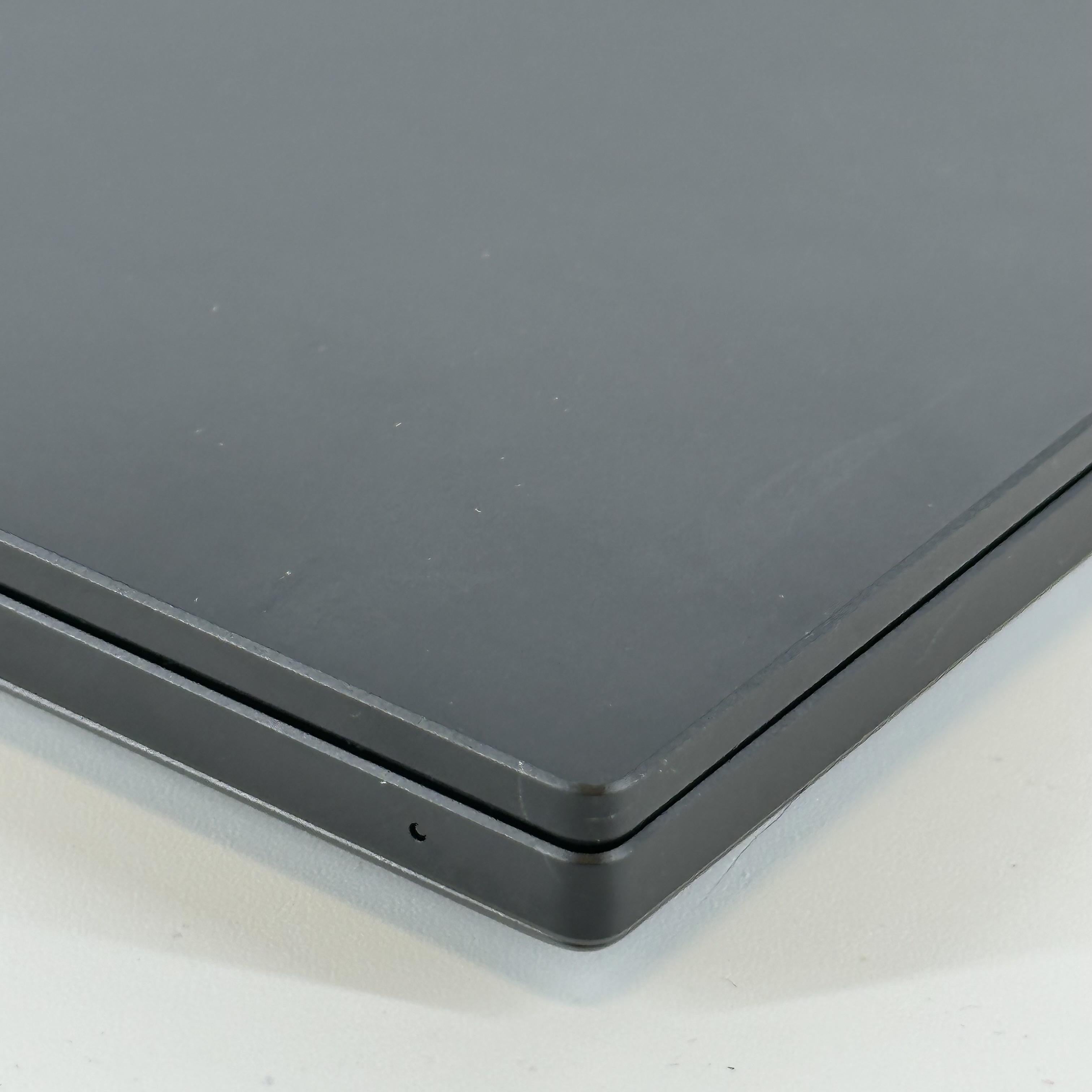 Razer Blade 16 2025 Black 2.0 GHz AMD Ryzen AI 9 365 16GB RAM 1TB Solid State Drive NVIDIA GeForce RTX 5060 8 GB