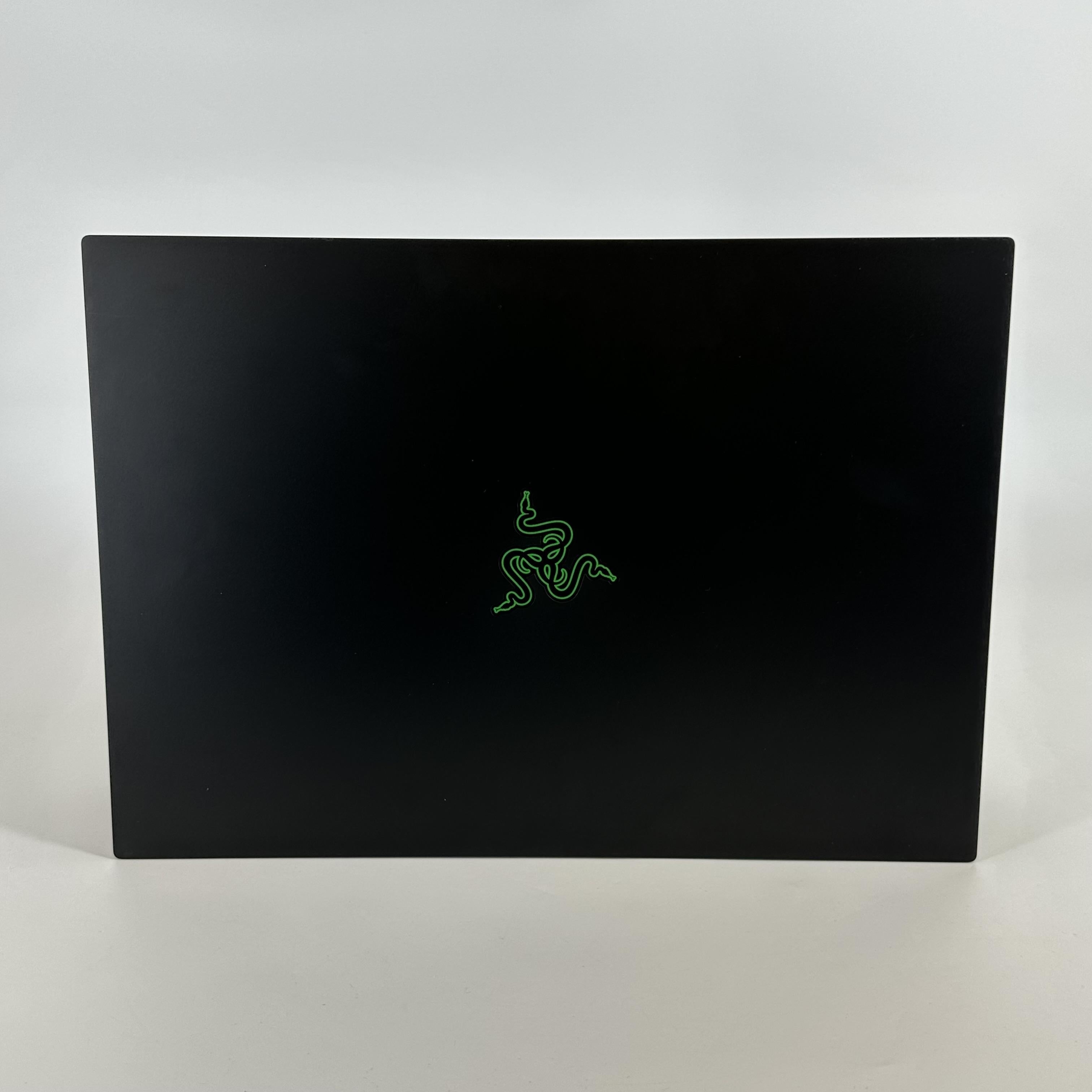 Razer Blade 16 2025 Black 2.0 GHz AMD Ryzen AI 9 365 16GB RAM 1TB Solid State Drive NVIDIA GeForce RTX 5060 8 GB