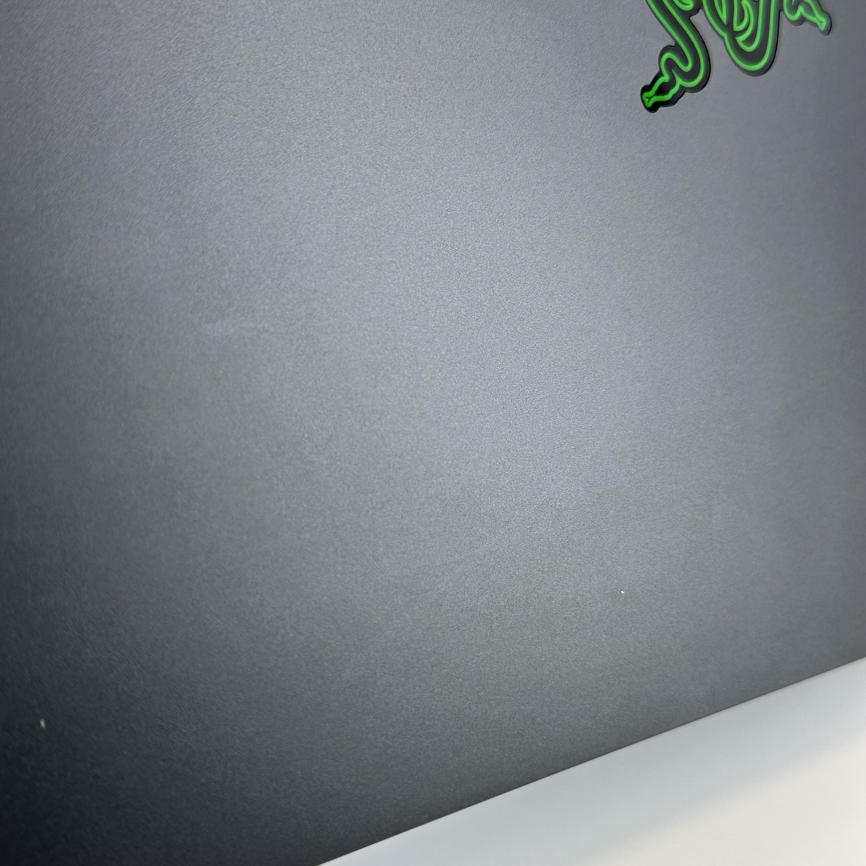 Razer Blade 16 2025 Black 2.0 GHz AMD Ryzen AI 9 365 16GB RAM 1TB Solid State Drive NVIDIA GeForce RTX 5060 8 GB