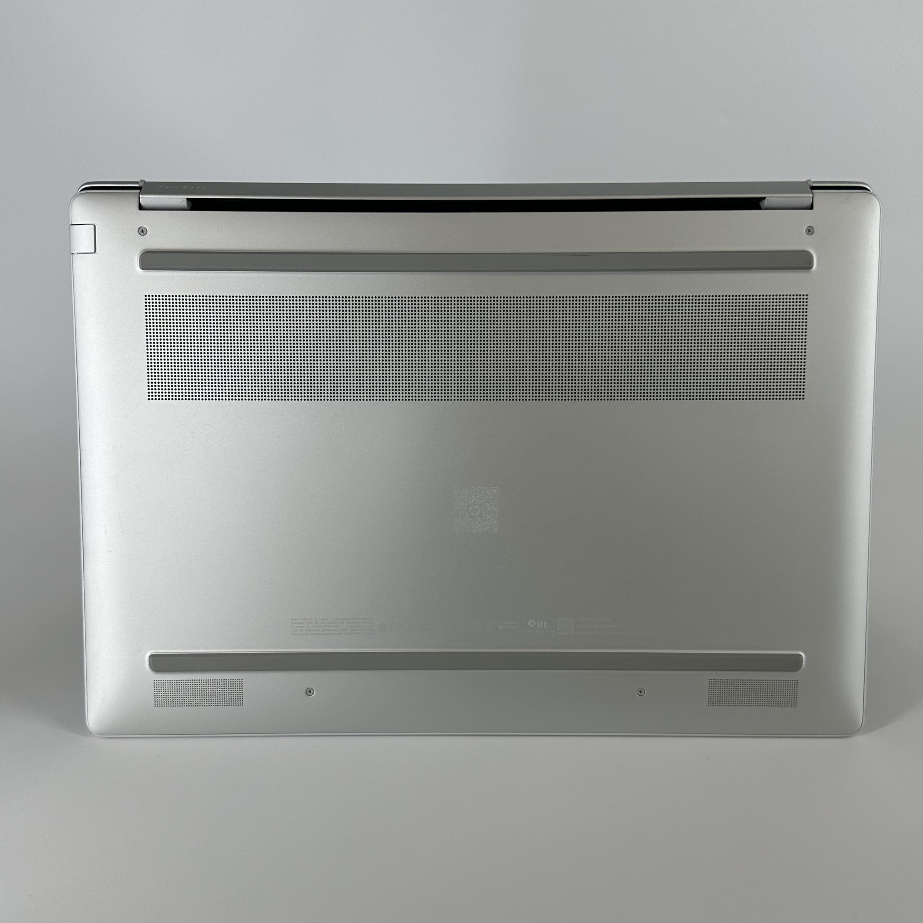 HP OmniBook 5 16 Glacier Silver 2.9 GHz Qualcomm Snapdragon X 16GB RAM 256GB Solid State Drive