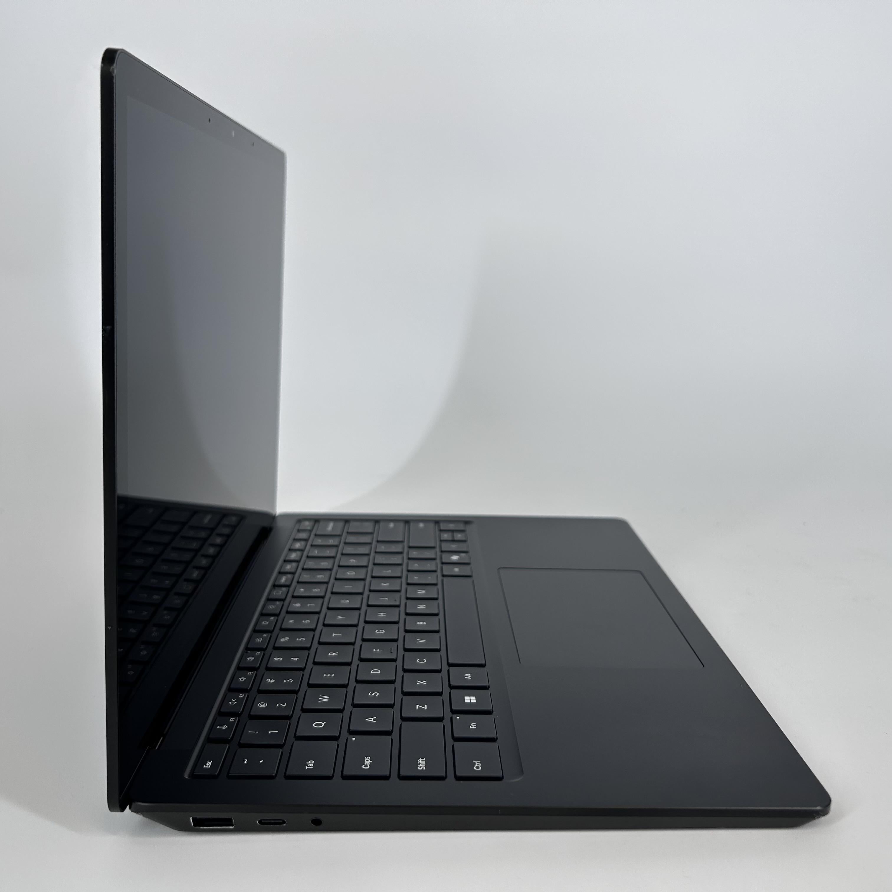 Microsoft Surface Laptop 6 13.5 Black 3.8 GHz Intel Core Ultra 7 16GB RAM 256GB Solid State Drive