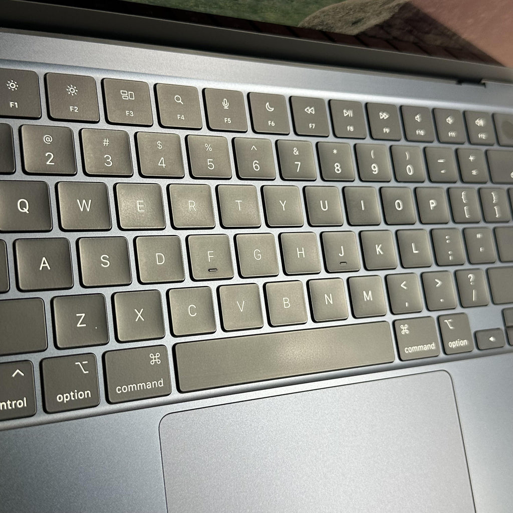 MacBook Air 13 2022 Blue 3.49 GHz M2 8-Core CPU 8GB Unified Memory 256GB Solid State Drive 8-Core GPU