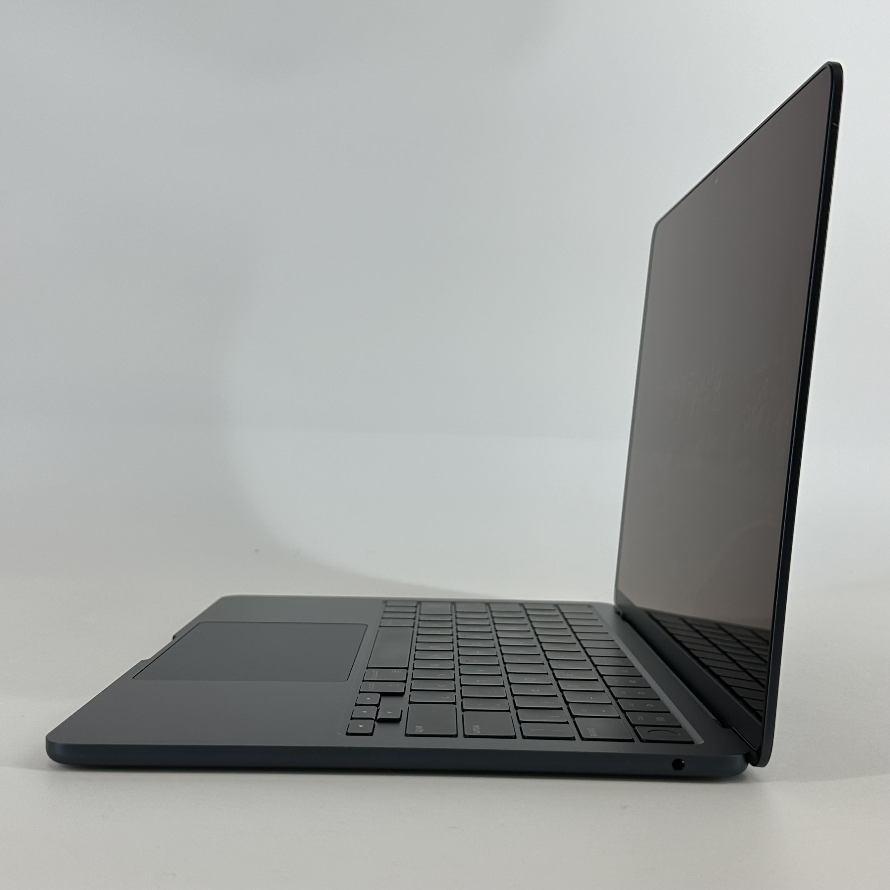 MacBook Air 13 2022 Blue 3.49 GHz M2 8-Core CPU 8GB Unified Memory 256GB Solid State Drive 8-Core GPU