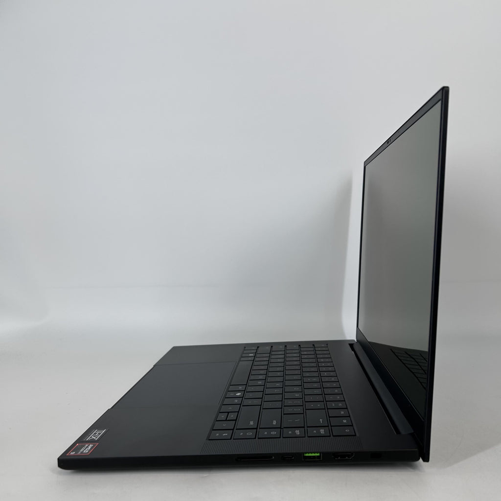 Razer Blade 16 2025 Black 2.0 GHz AMD Ryzen AI 9 365 32GB RAM 1TB Solid State Drive NVIDIA GeForce RTX 5070 Ti 12 GB