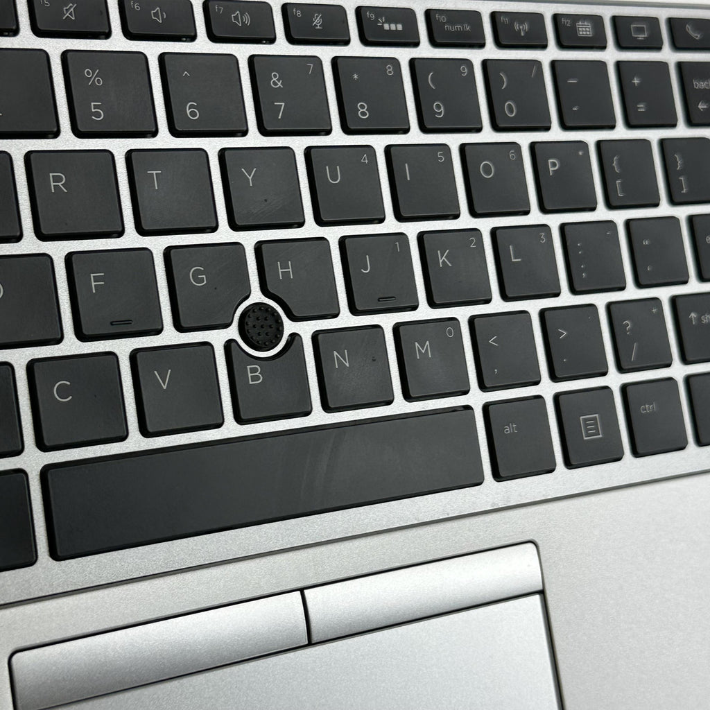 HP Elitebook 840 G5 14 Silver 1.8 GHz Intel Core i7 8th Gen. 16GB RAM 256GB Solid State Drive