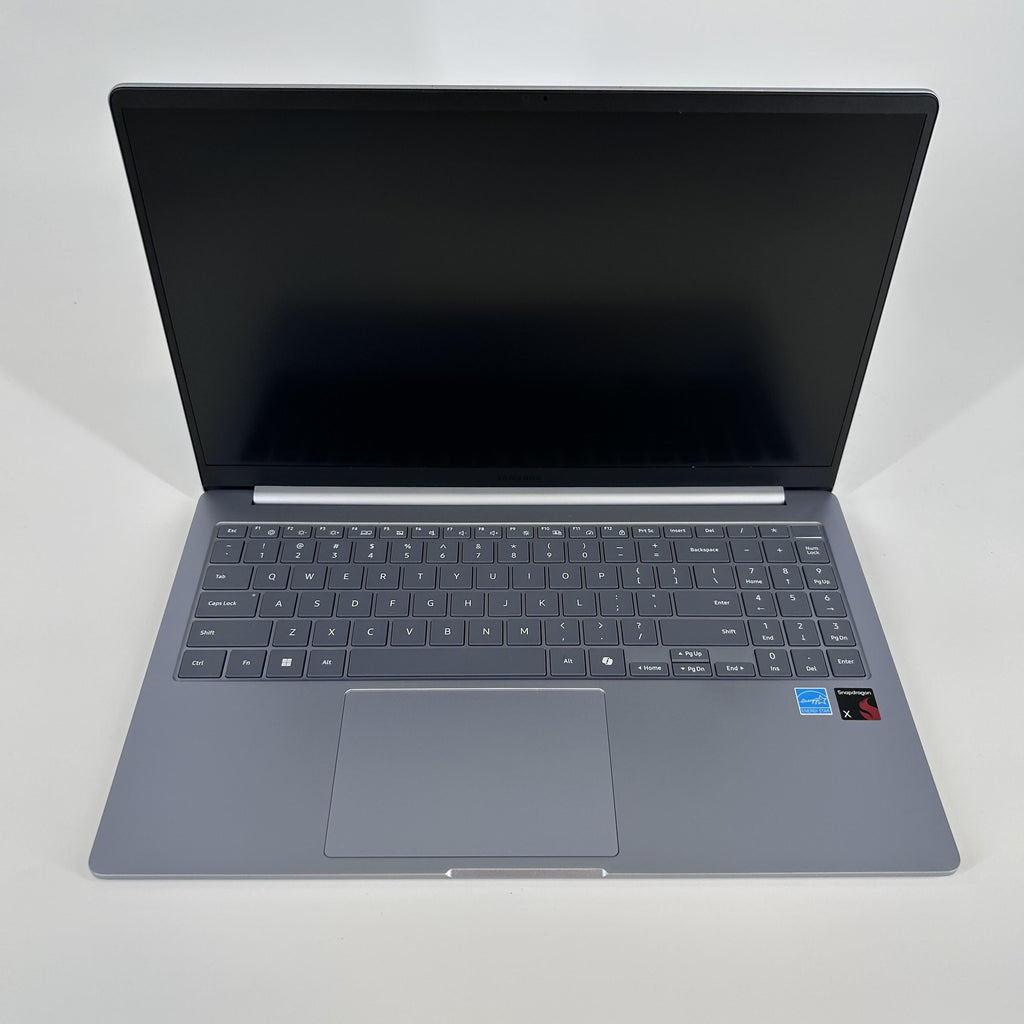 Samsung Galaxy Book4  Edge 15.6 Silver 2.9 GHz Qualcomm Snapdragon X Plus 16GB RAM 512GB Solid State Drive
