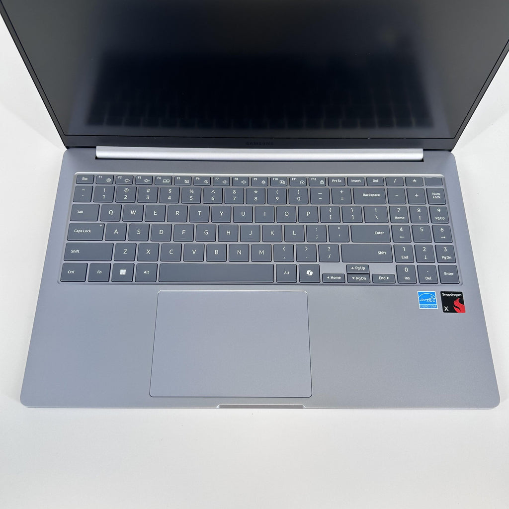 Samsung Galaxy Book4  Edge 15.6 Silver 2.9 GHz Qualcomm Snapdragon X Plus 16GB RAM 512GB Solid State Drive