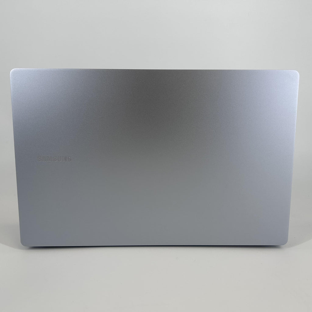 Samsung Galaxy Book4  Edge 15.6 Silver 2.9 GHz Qualcomm Snapdragon X Plus 16GB RAM 512GB Solid State Drive