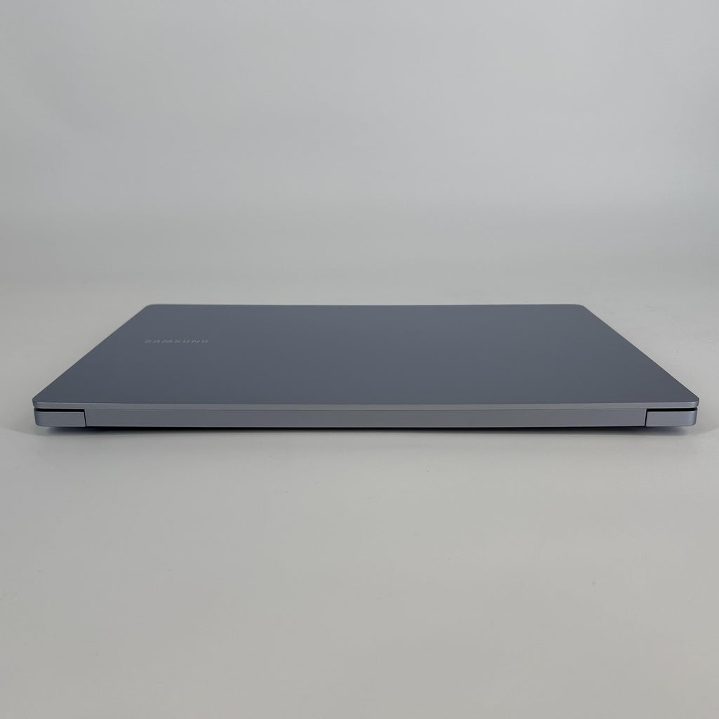 Samsung Galaxy Book4  Edge 15.6 Silver 2.9 GHz Qualcomm Snapdragon X Plus 16GB RAM 512GB Solid State Drive