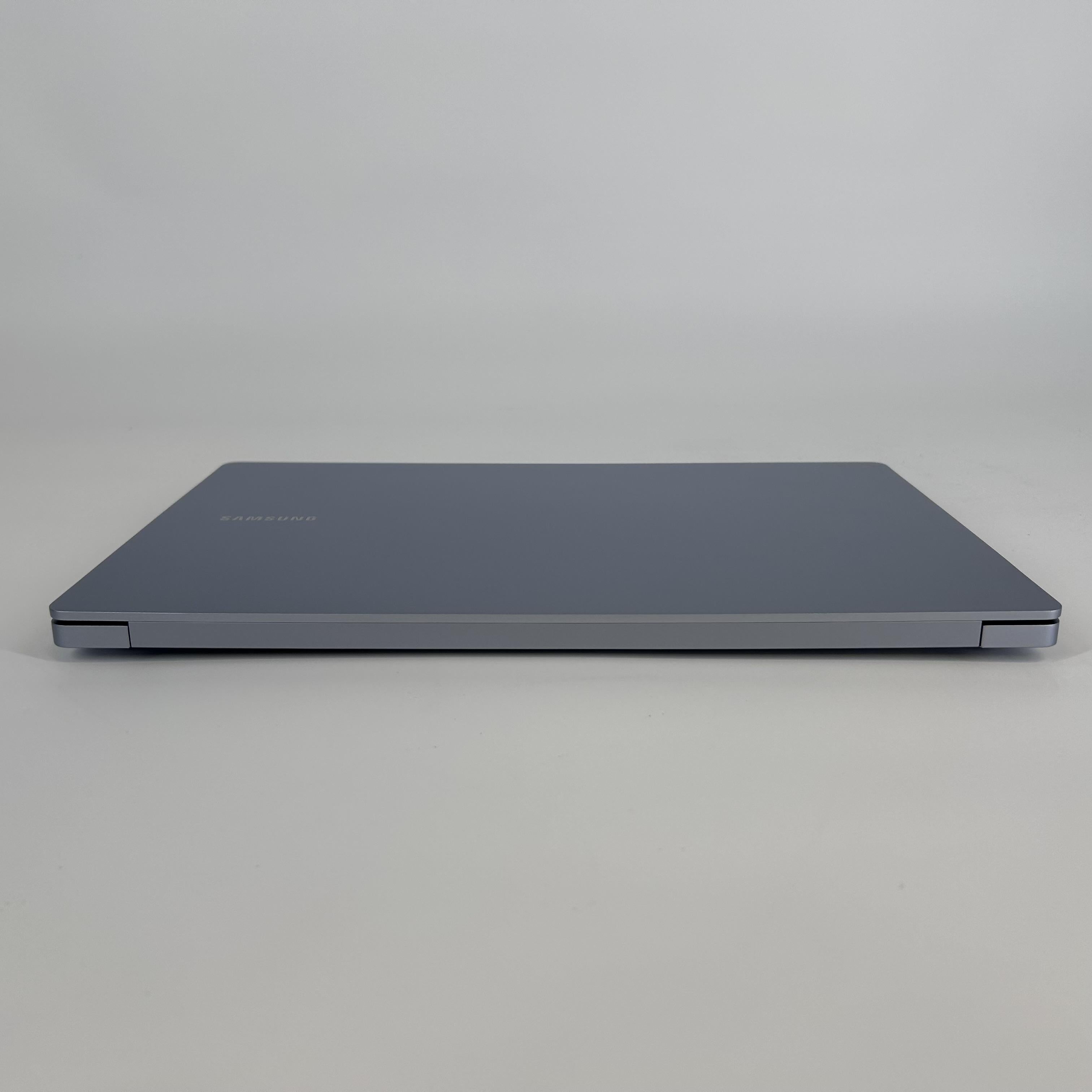 Samsung Galaxy Book4  Edge 15.6 Silver 2.9 GHz Qualcomm Snapdragon X Plus 16GB RAM 512GB Solid State Drive