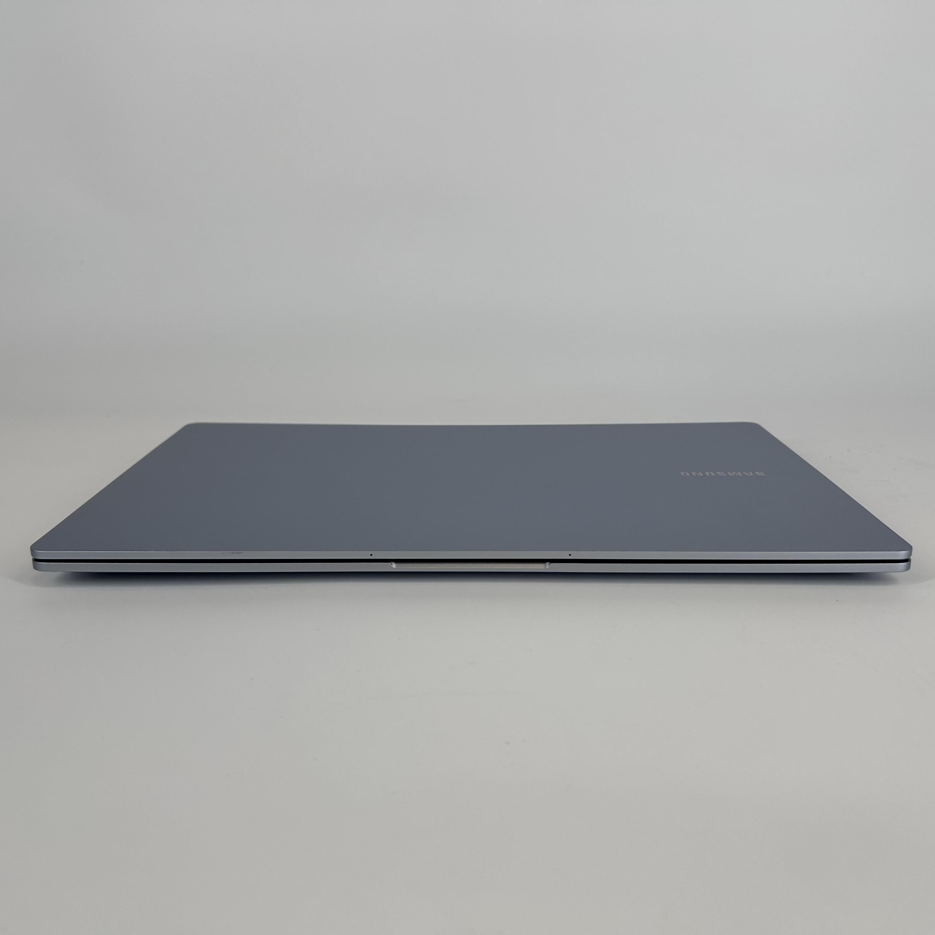 Samsung Galaxy Book4  Edge 15.6 Silver 2.9 GHz Qualcomm Snapdragon X Plus 16GB RAM 512GB Solid State Drive