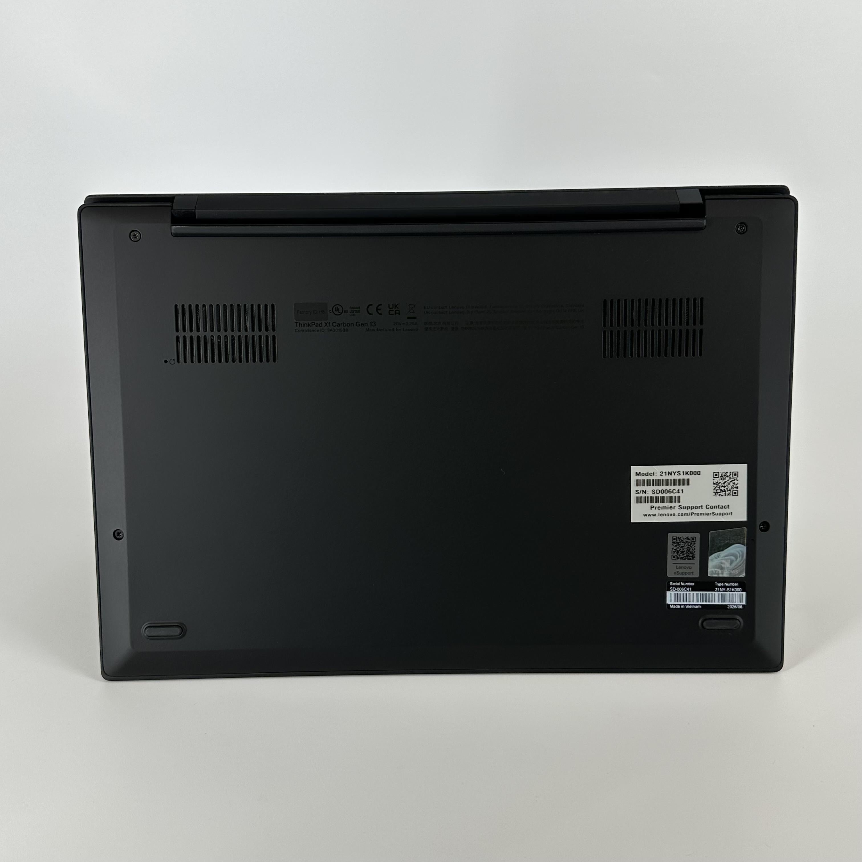 Lenovo ThinkPad X1 Carbon Gen 13 14 Black 2.1 GHz Intel Core Ultra 7 Series 2 32GB RAM 512GB Solid State Drive