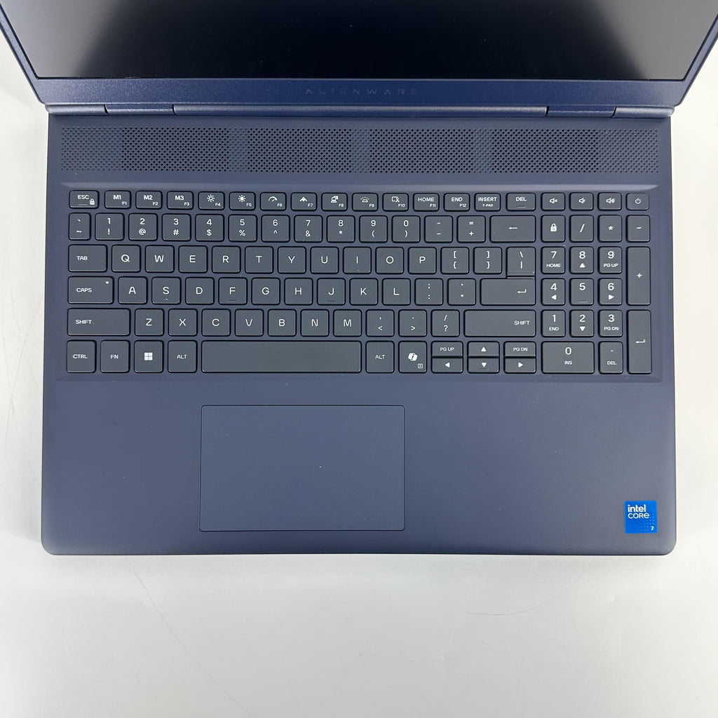 Dell Alienware 16 Aurora Interstellar Indigo 2.5 GHz Intel Core 7 Series 2 32GB RAM 1TB Solid State Drive NVIDIA GeForce RTX 5060 8 GB