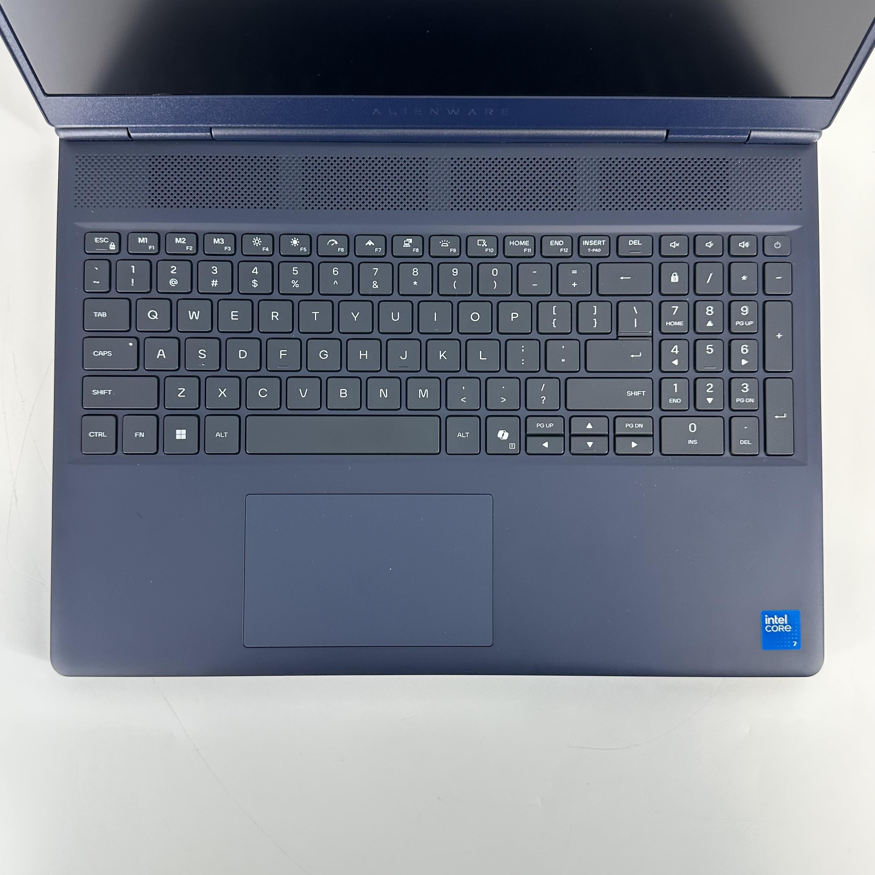 Dell Alienware 16 Aurora Interstellar Indigo 2.5 GHz Intel Core 7 Series 2 32GB RAM 1TB Solid State Drive NVIDIA GeForce RTX 5060 8 GB