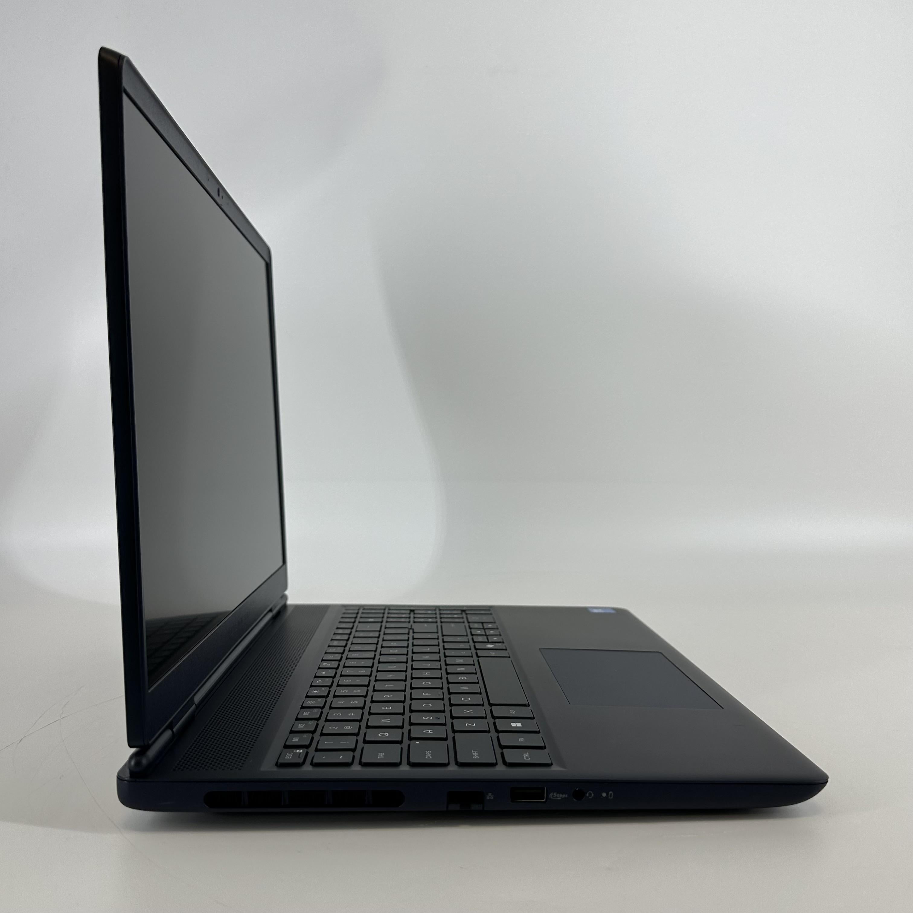 Dell Alienware 16 Aurora Interstellar Indigo 2.5 GHz Intel Core 7 Series 2 32GB RAM 1TB Solid State Drive NVIDIA GeForce RTX 5060 8 GB