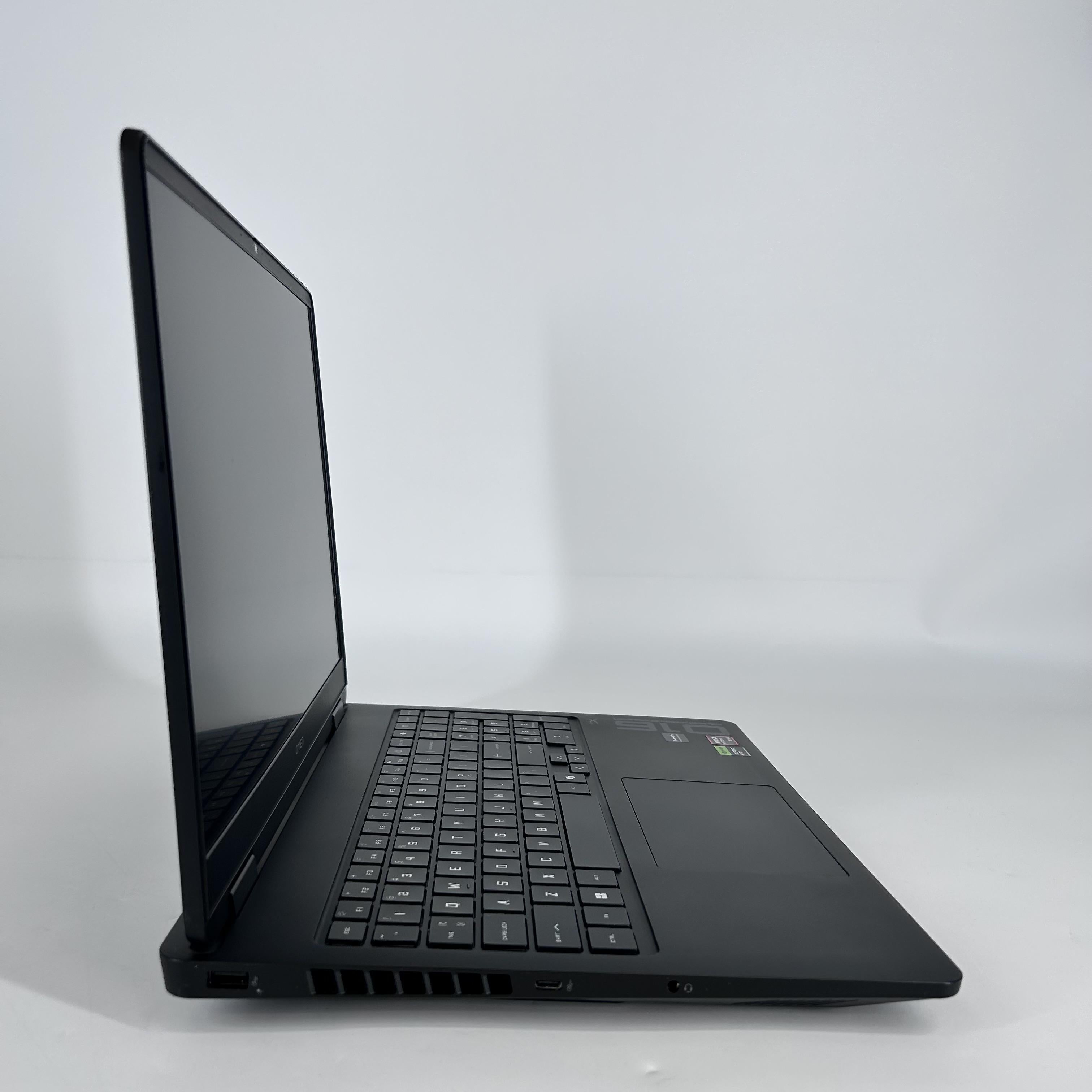 HP Omen 16 Black 2.4 GHz AMD Ryzen 9 8940HX 32GB RAM 1TB Solid State Drive NVIDIA GeForce RTX 5060 8 GB
