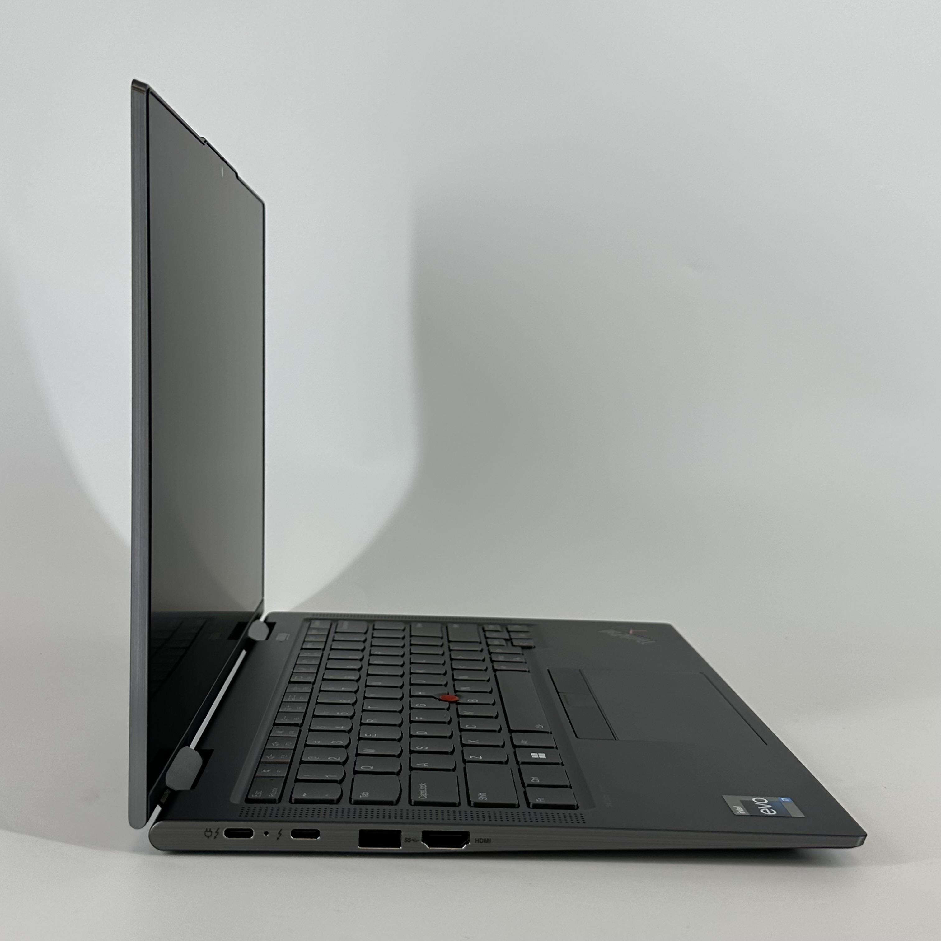 Lenovo ThinkPad X1 Yoga Gen 8 14 Gray 1.7 GHz Intel Core i7 13th Gen. 16GB RAM 512GB Solid State Drive