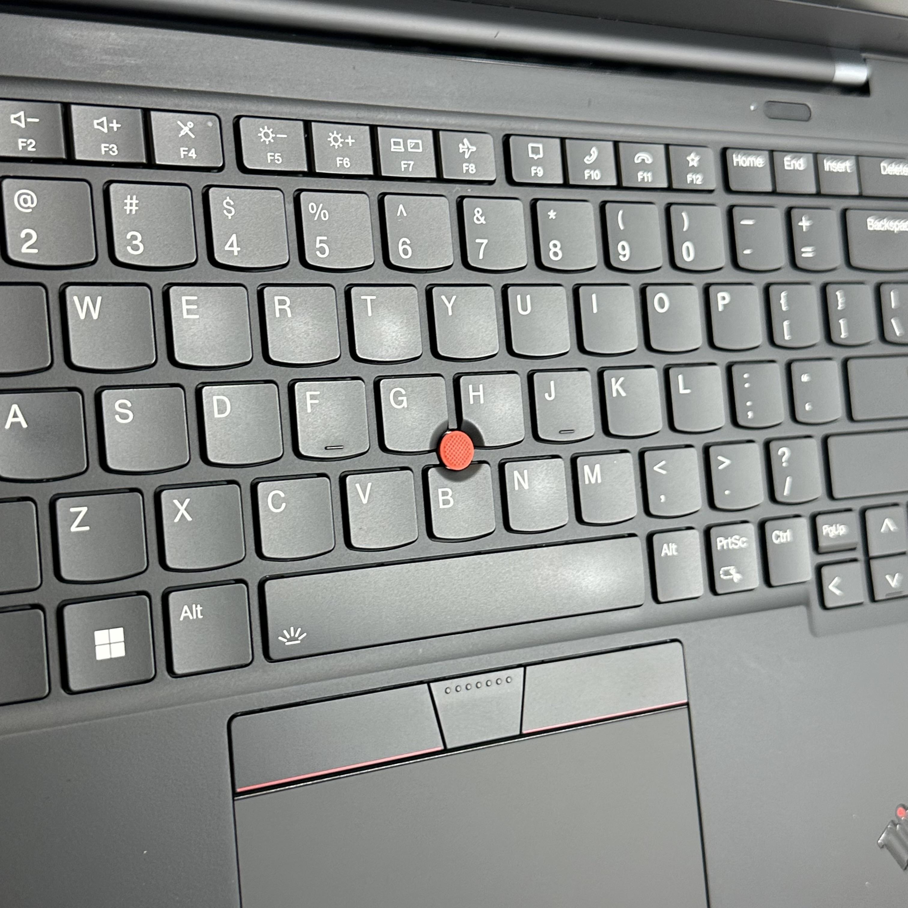 Lenovo ThinkPad X1 Carbon Gen 10 14 Black 2.1 GHz Intel Core i7 12th Gen. 16GB RAM 512GB Solid State Drive