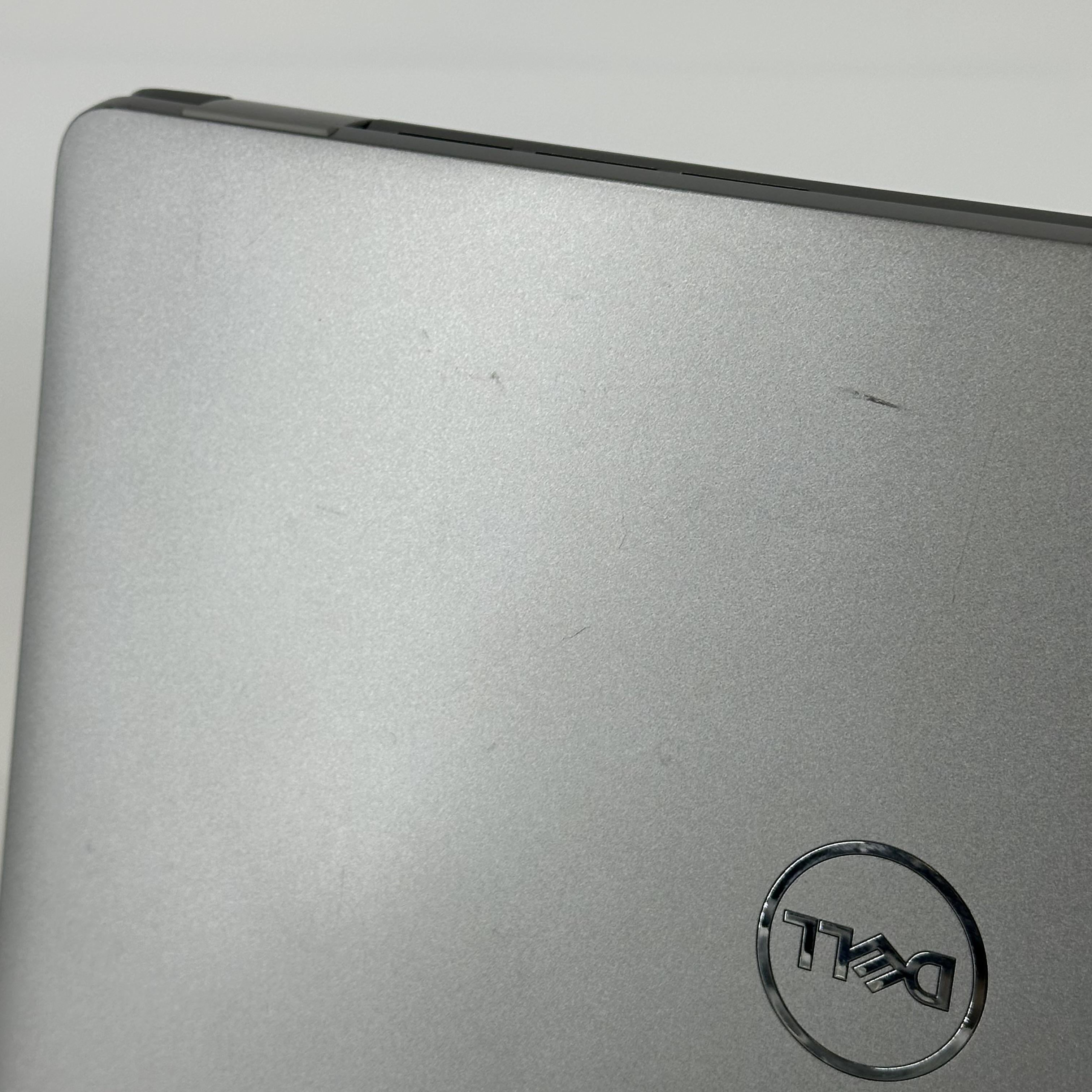 Dell Latitude 5440 14 Gray 1.8 GHz Intel Core i7 13th Gen. 16GB RAM 256GB Solid State Drive