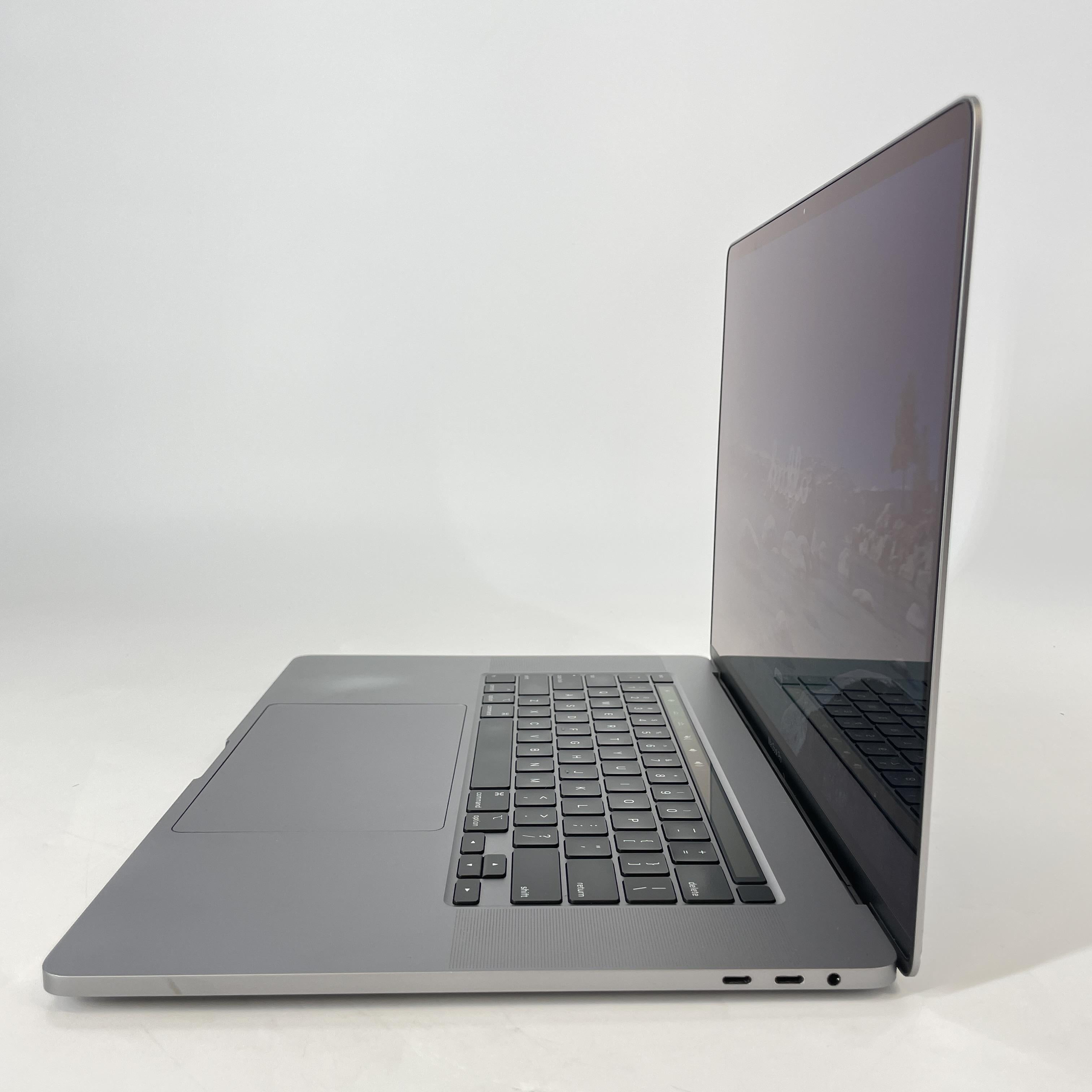 Apple MacBook Pro 16 Touch Bar 2019 Silver 2.4 GHz Intel Core i9 9th Gen. 32GB RAM 1TB Solid State Drive AMD Radeon Pro 5500M 8 GB