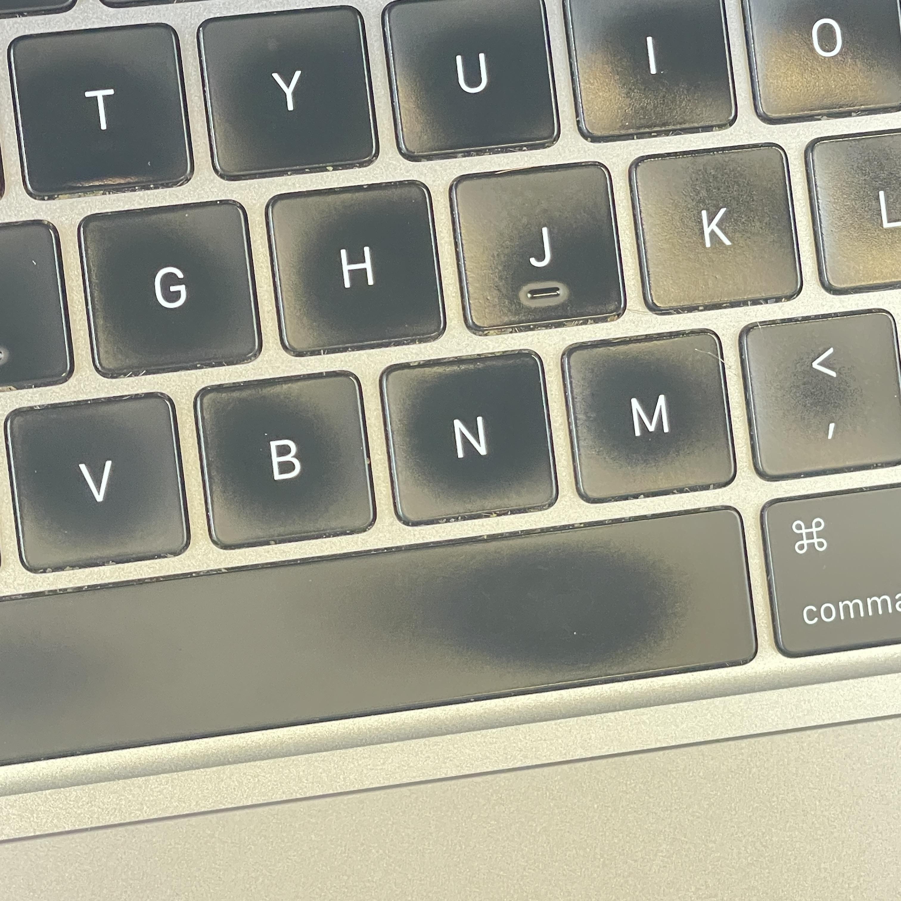 Apple MacBook Pro 16 Touch Bar 2019 Silver 2.4 GHz Intel Core i9 9th Gen. 32GB RAM 1TB Solid State Drive AMD Radeon Pro 5500M 8 GB