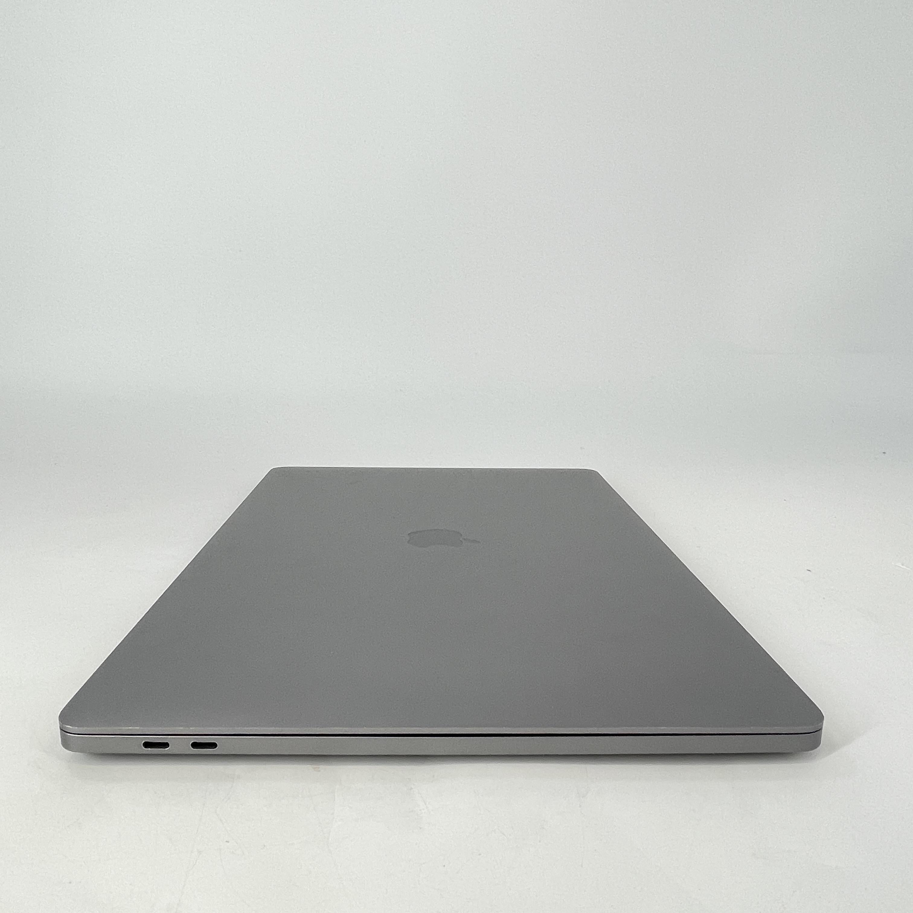 Apple MacBook Pro 16 Touch Bar 2019 Silver 2.4 GHz Intel Core i9 9th Gen. 32GB RAM 1TB Solid State Drive AMD Radeon Pro 5500M 8 GB
