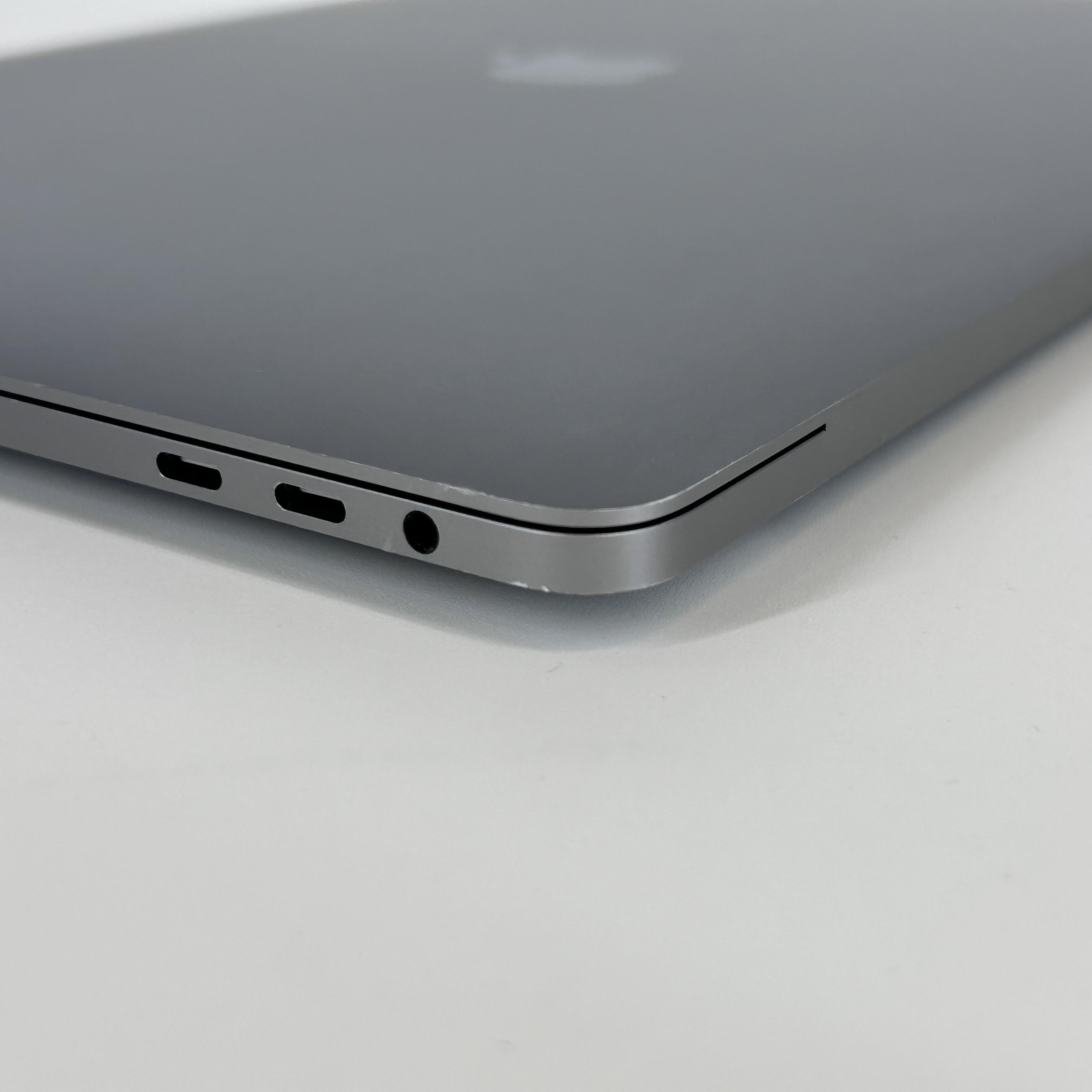 Apple MacBook Pro 15 Touch Bar 2019 Space Gray 2.4 GHz Intel Core i9 9th Gen. 32GB RAM 1TB Solid State Drive AMD Radeon Pro 560X 4 GB
