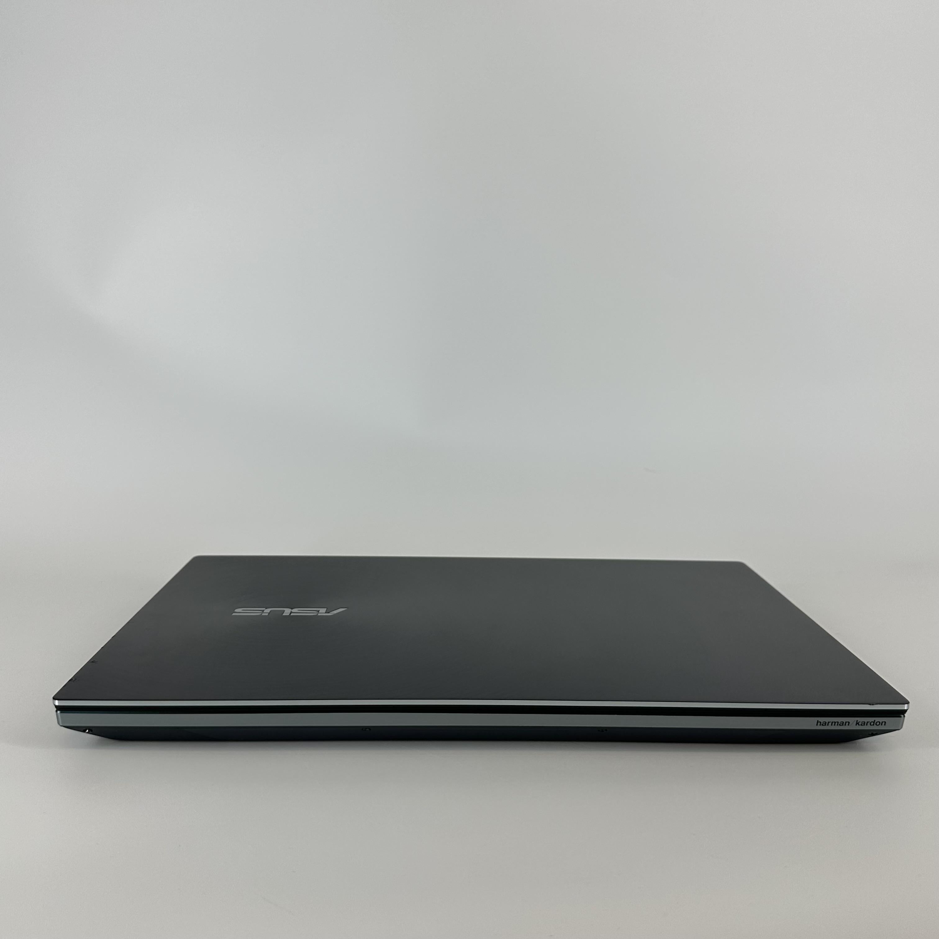 Asus Zenbook Pro Duo 15 Blue 2.4 GHz Intel Core i9 10th Gen. 32GB RAM 1TB Solid State Drive NVIDIA GeForce RTX 2060 6 GB