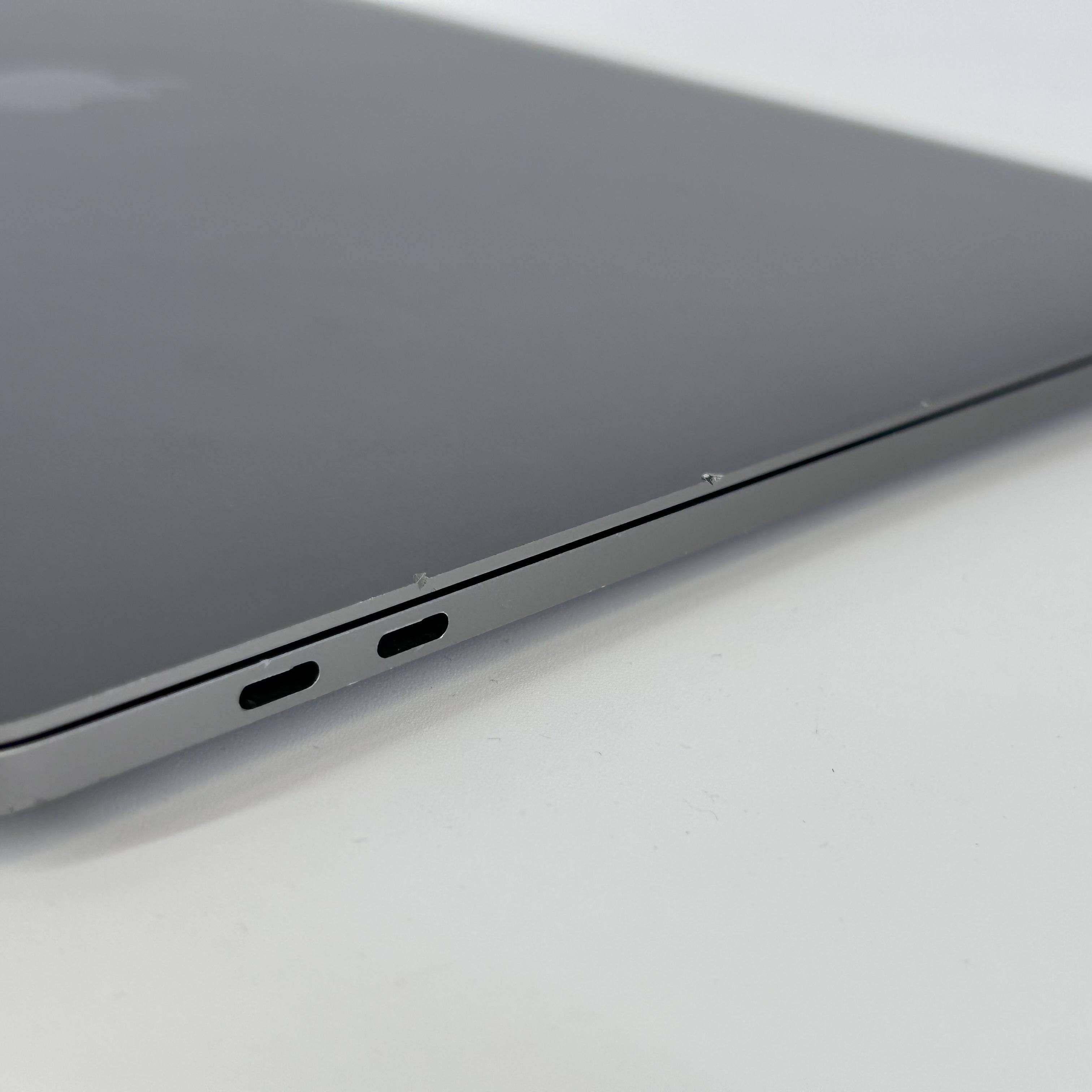 Apple MacBook Pro 15 Touch Bar 2019 Space Gray 2.4 GHz Intel Core i9 9th Gen. 32GB RAM 1TB Solid State Drive AMD Radeon Pro 560X 4 GB