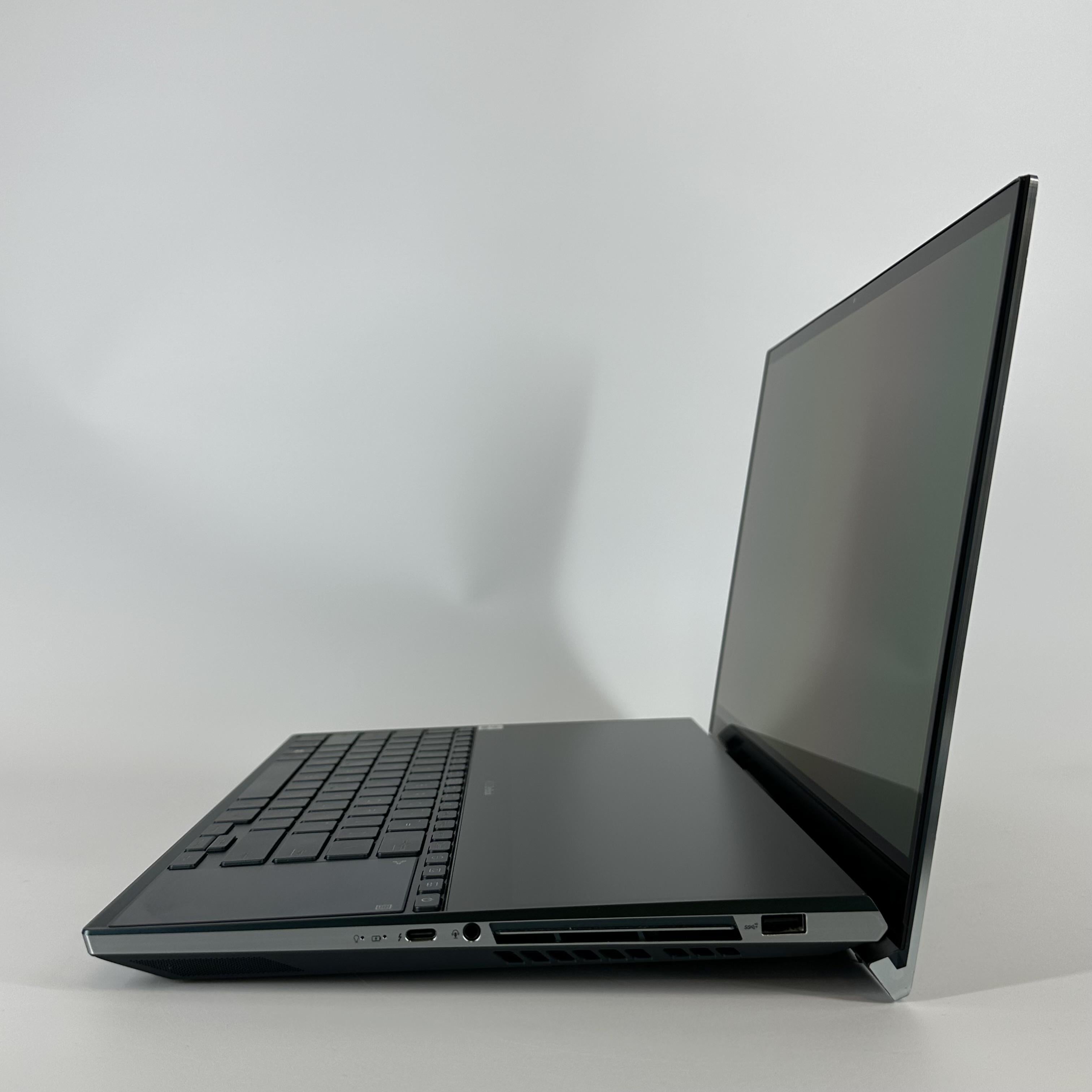 Asus Zenbook Pro Duo 15 Blue 2.4 GHz Intel Core i9 10th Gen. 32GB RAM 1TB Solid State Drive NVIDIA GeForce RTX 2060 6 GB