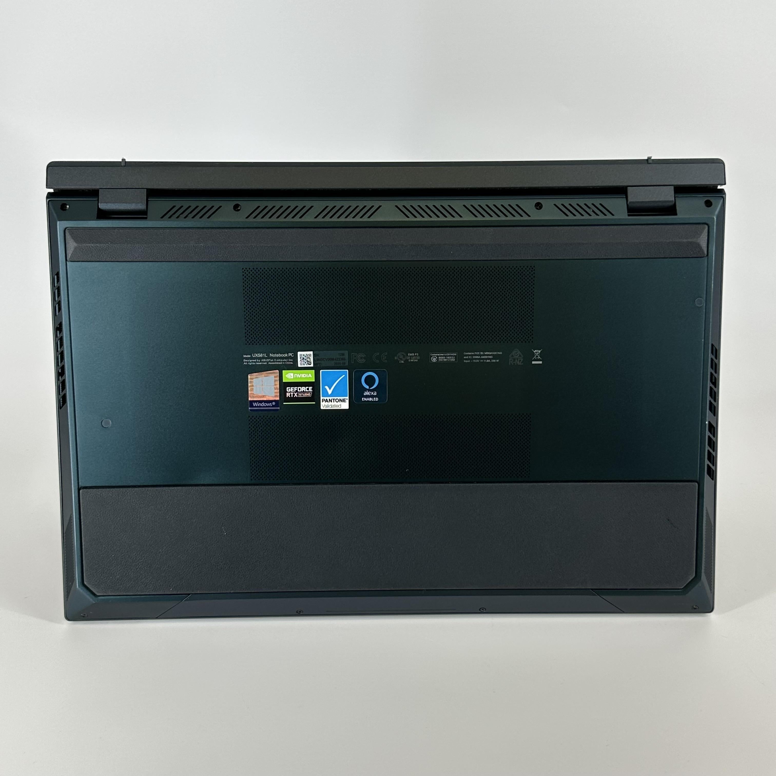 Asus Zenbook Pro Duo 15 Blue 2.4 GHz Intel Core i9 10th Gen. 32GB RAM 1TB Solid State Drive NVIDIA GeForce RTX 2060 6 GB