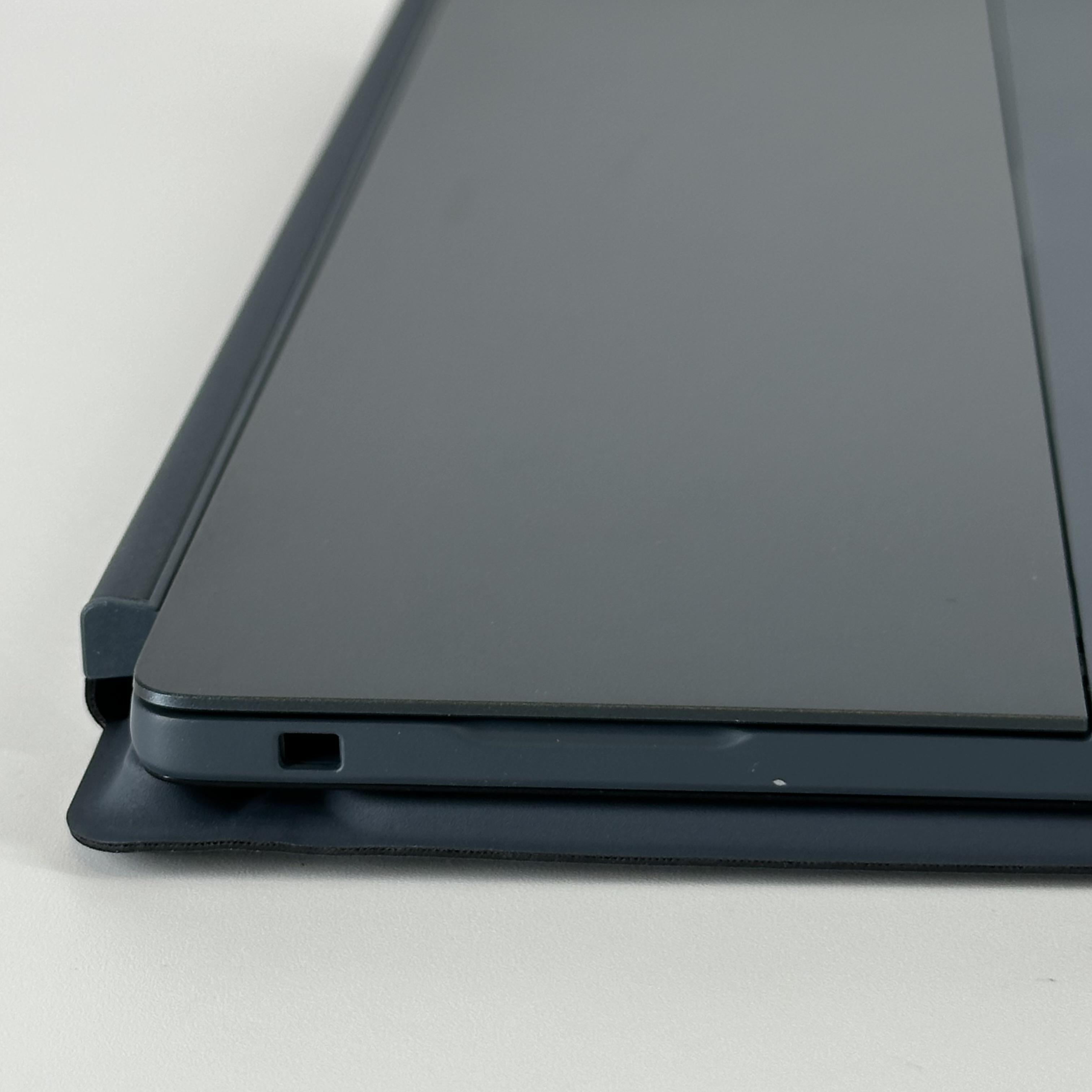 Dell Latitude 7350 (Detachable) 13.3 Blue 3.8 GHz Intel Core Ultra 7 32GB RAM 256GB Solid State Drive