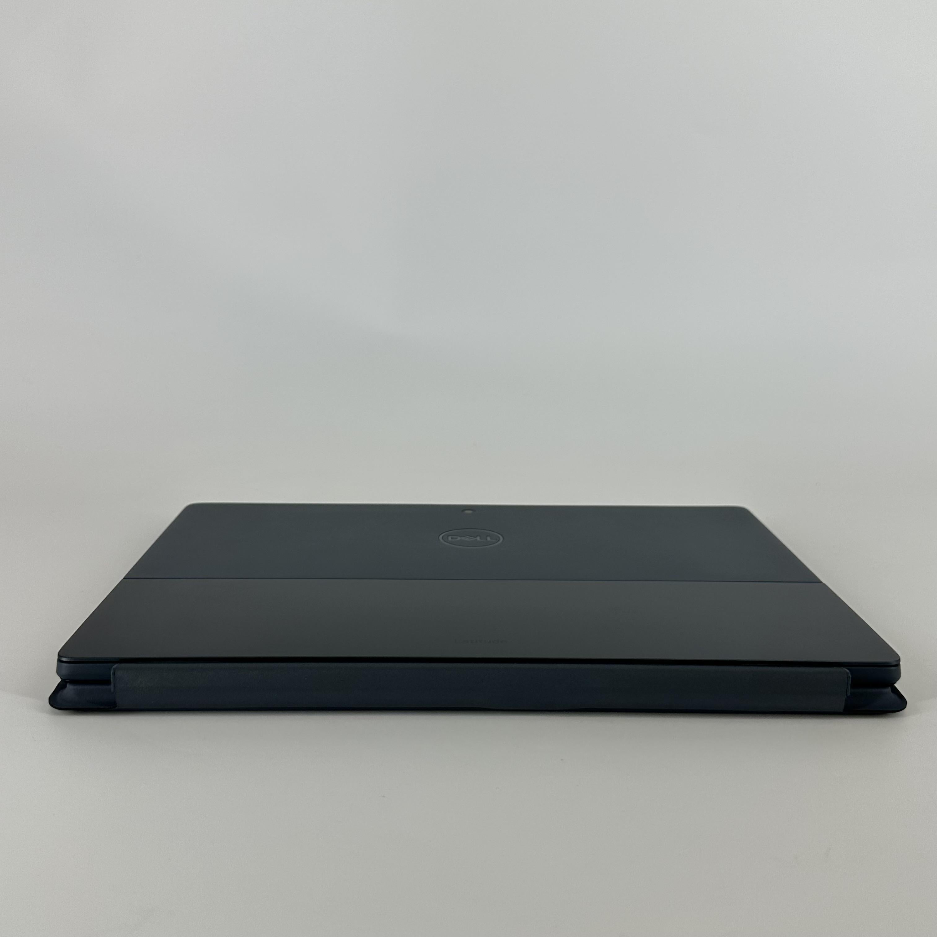 Dell Latitude 7350 (Detachable) 13.3 Blue 3.8 GHz Intel Core Ultra 7 32GB RAM 256GB Solid State Drive