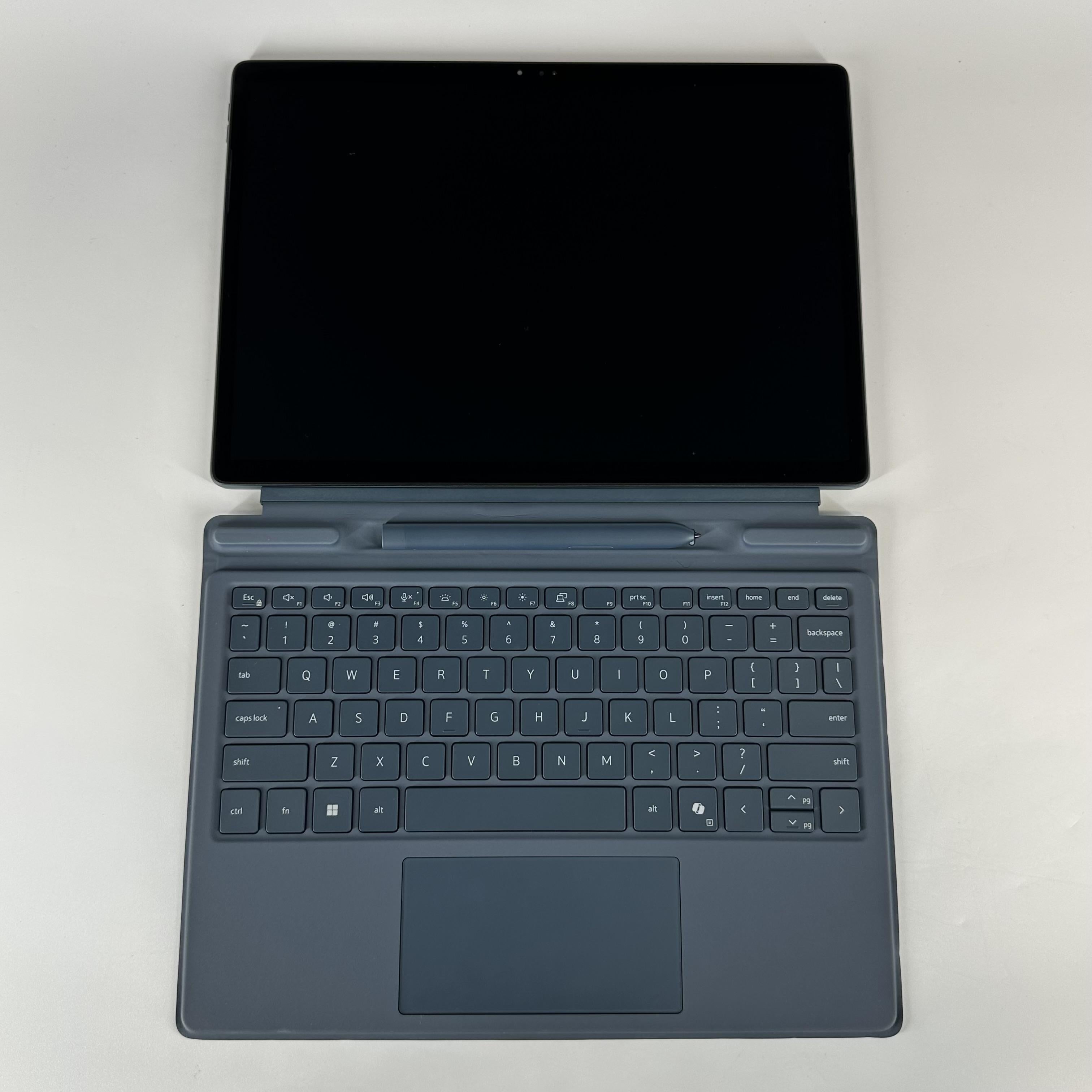 Dell Latitude 7350 (Detachable) 13.3 Blue 3.8 GHz Intel Core Ultra 7 32GB RAM 256GB Solid State Drive