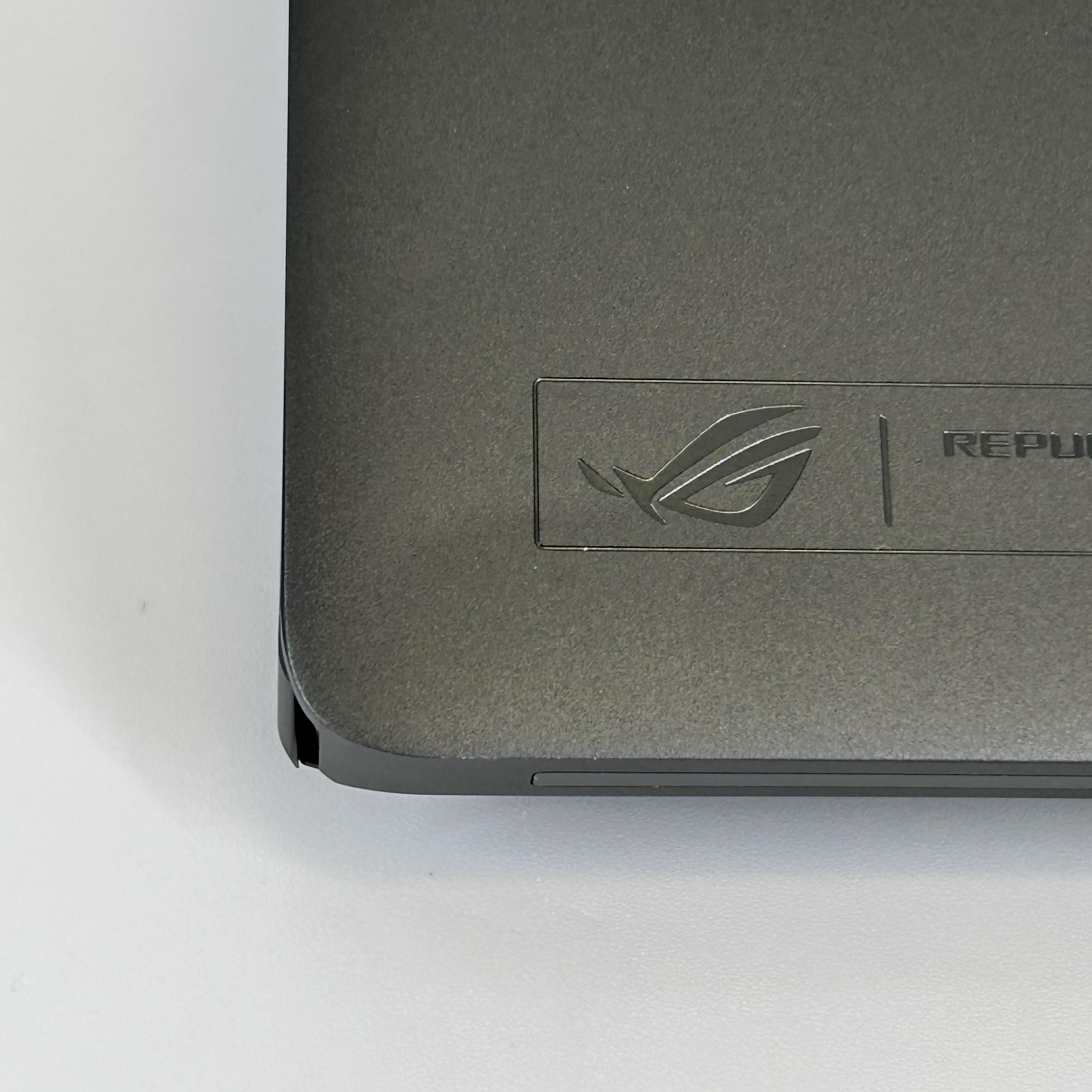 Asus ROG Zephyrus G16 GU605 16 Black 2.9 GHz Intel Core Ultra 9 Series 2 32GB RAM 2TB Solid State Drive NVIDIA GeForce RTX 5080 16 GB